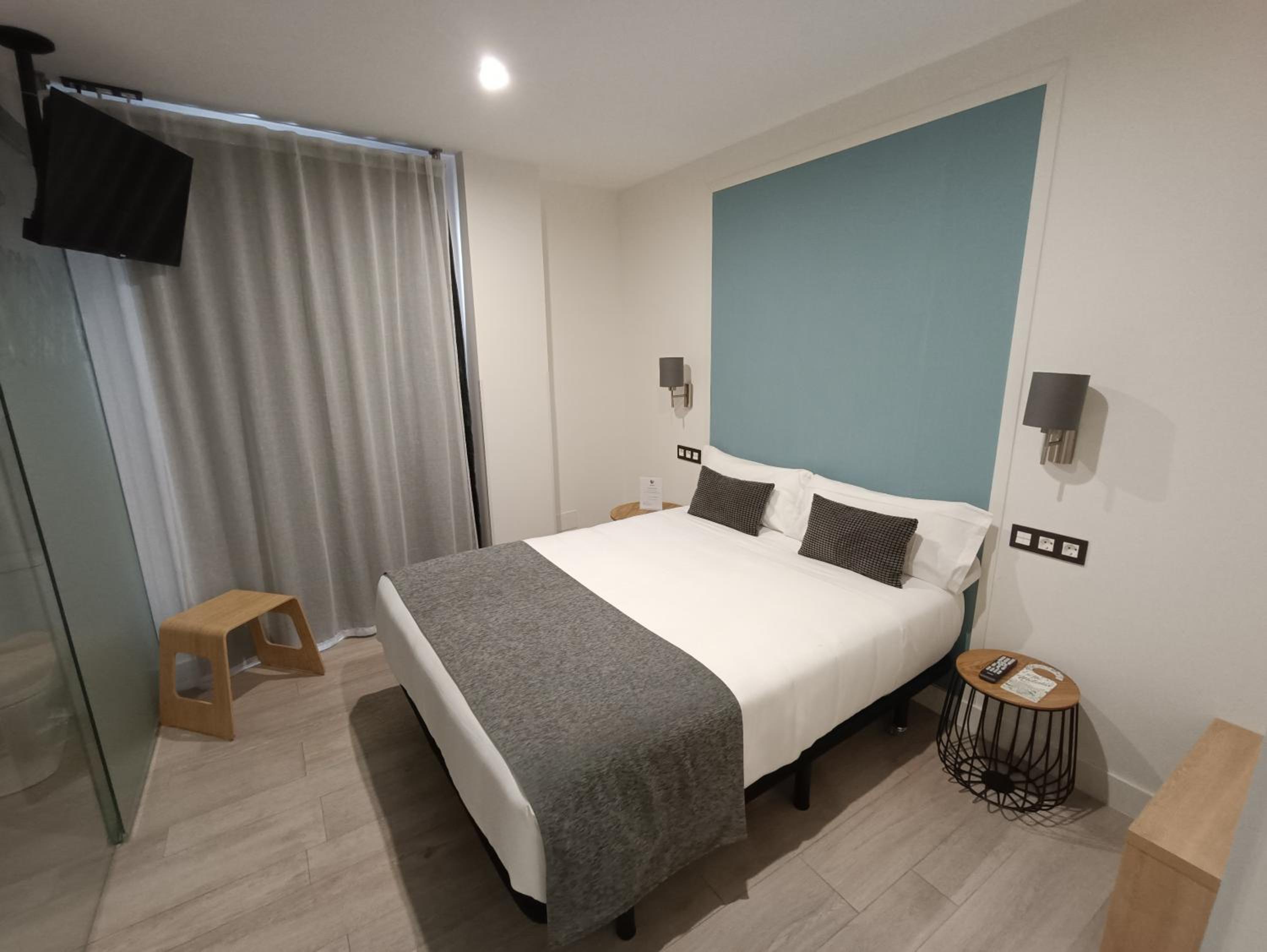Standard Queen Room photo 3