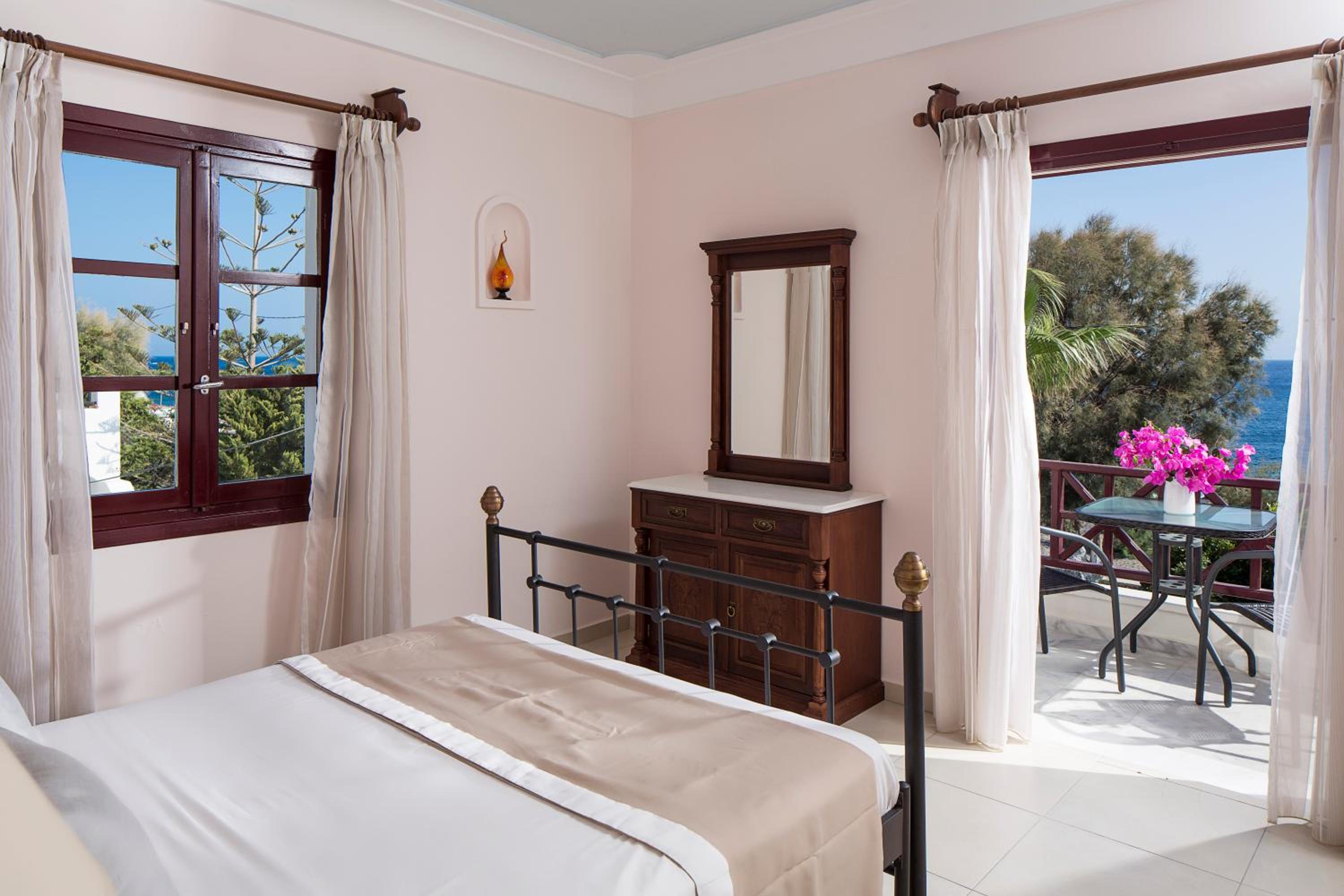 Superior Double Room - Photo 1