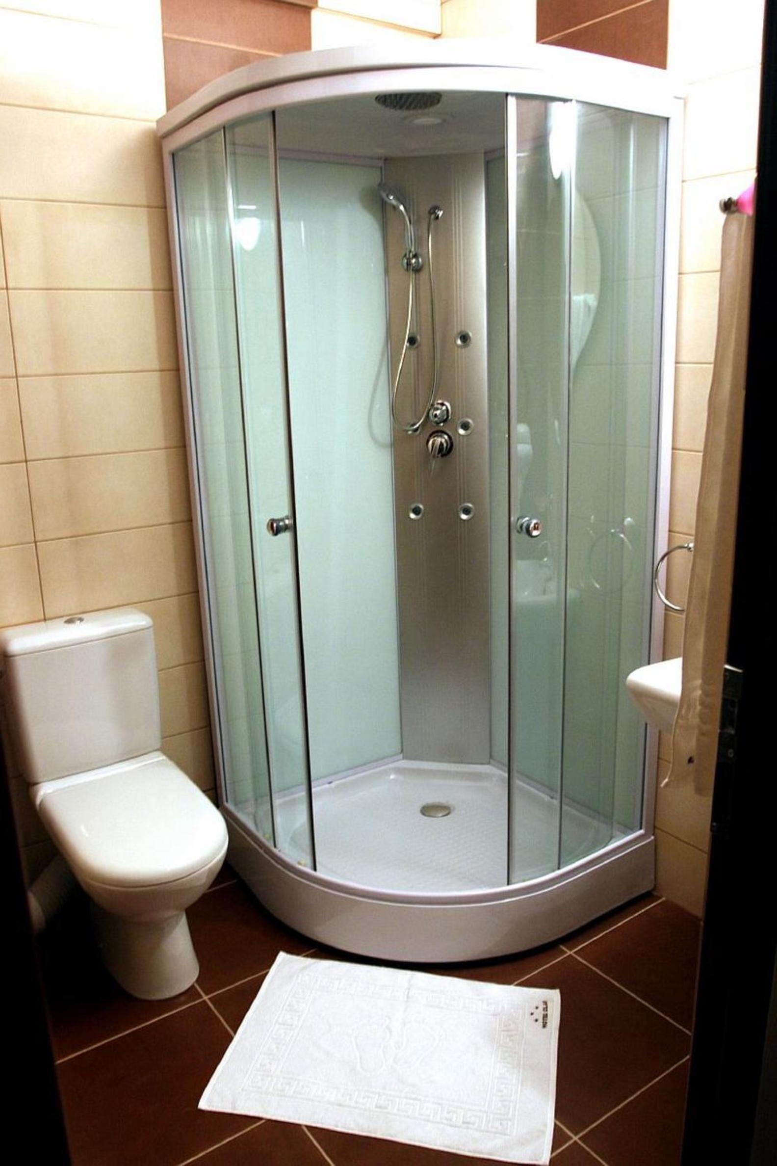 Double or Twin Room - Photo 4