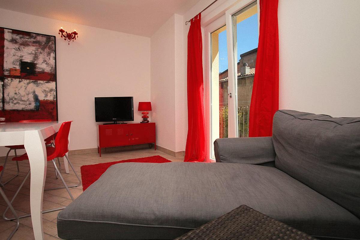 Apartment (3 Adults)