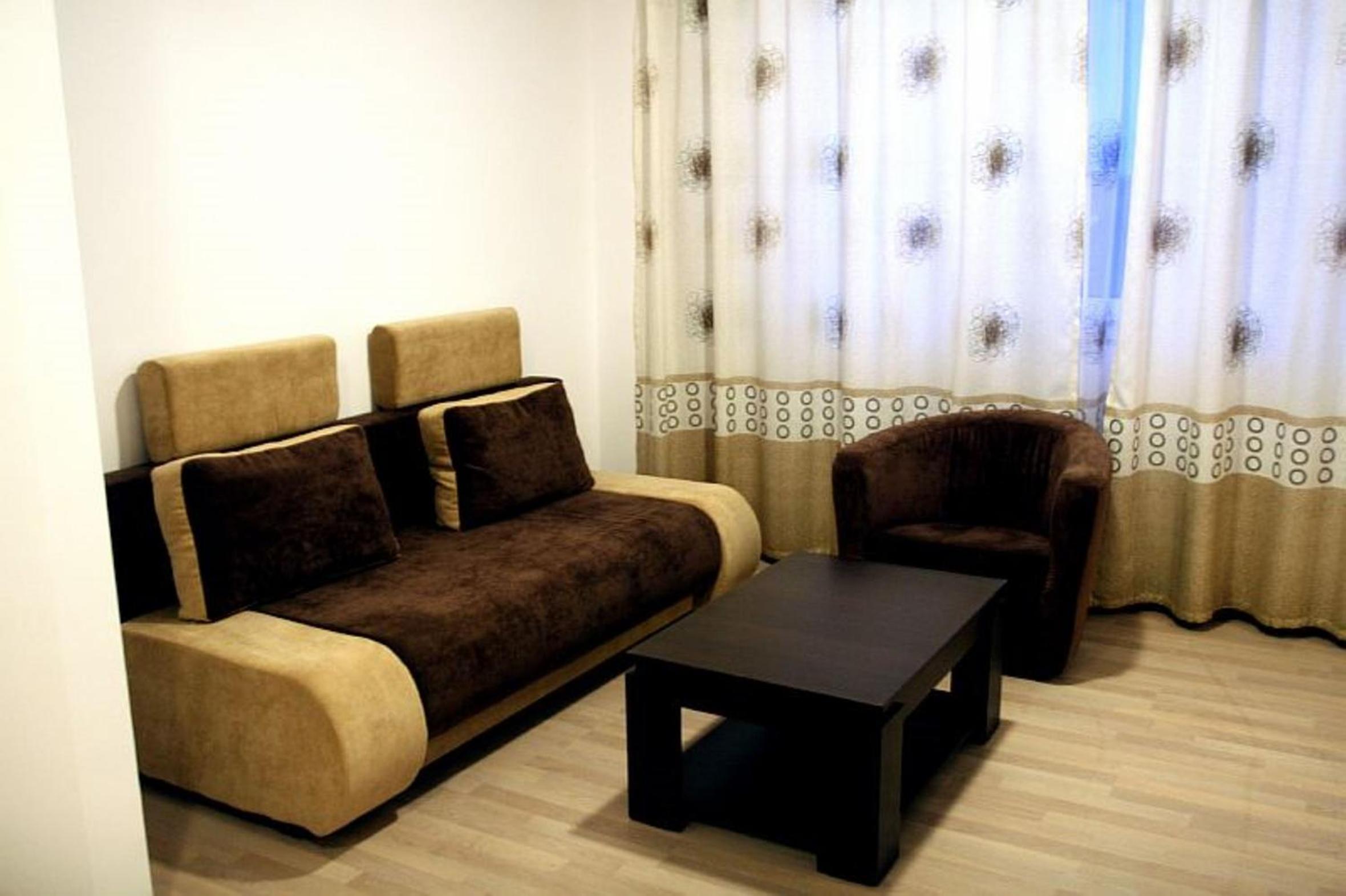 Suite - Photo 3