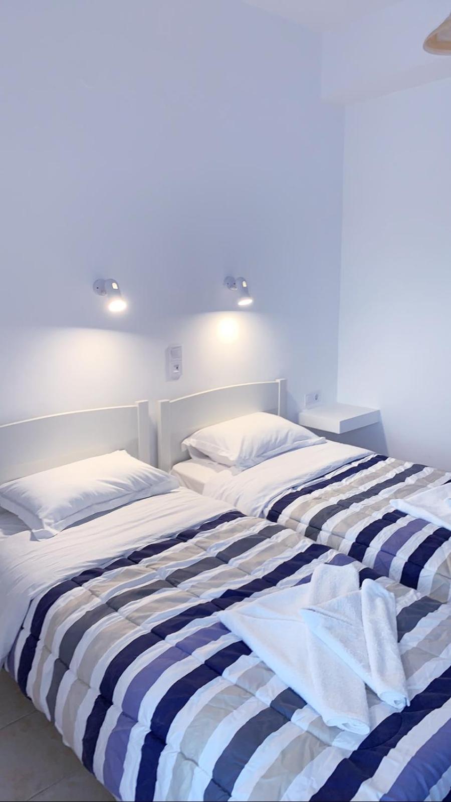 Double Room with Side Sea View - Photo 6