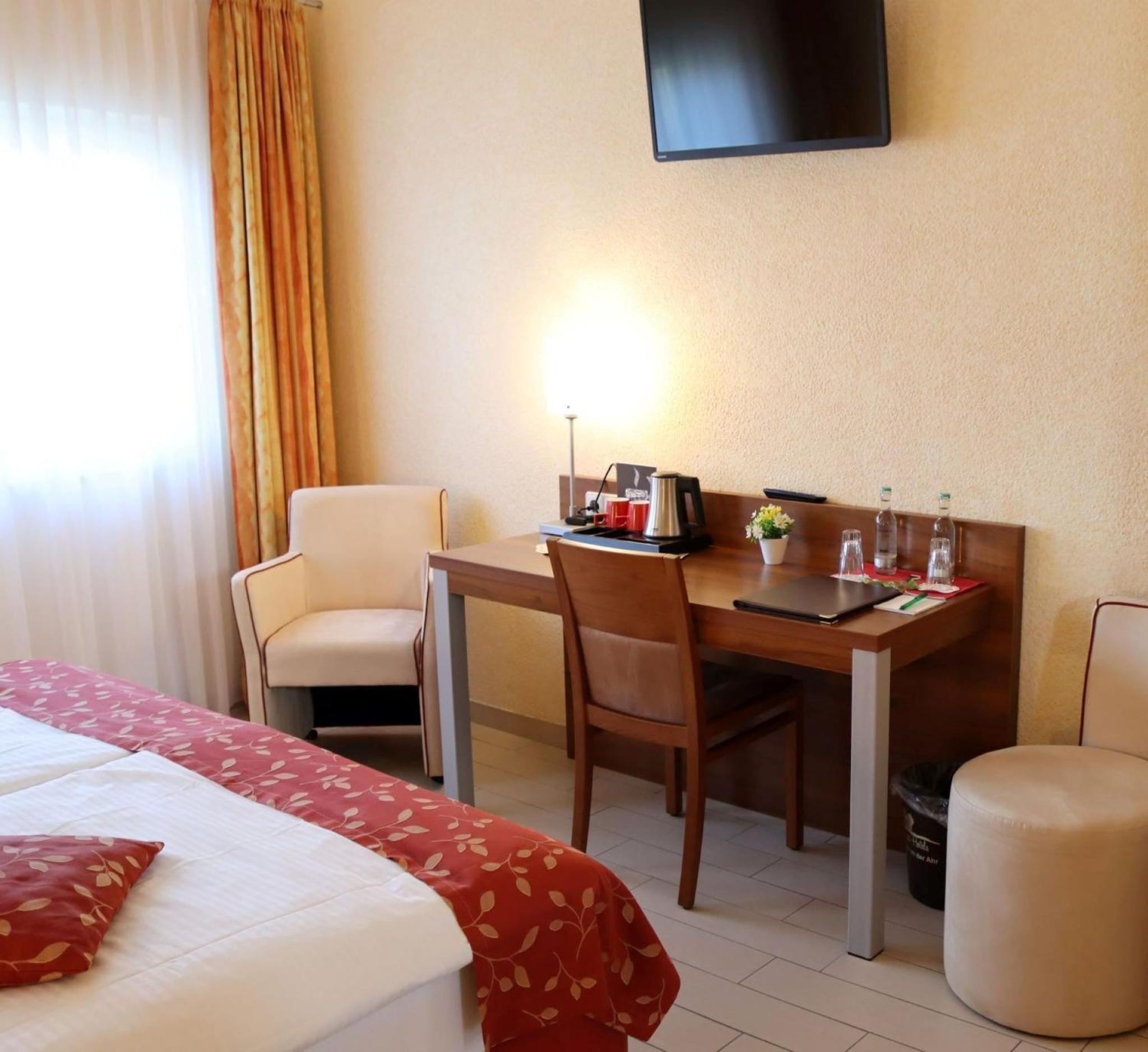 Double or Twin Room - Photo 3