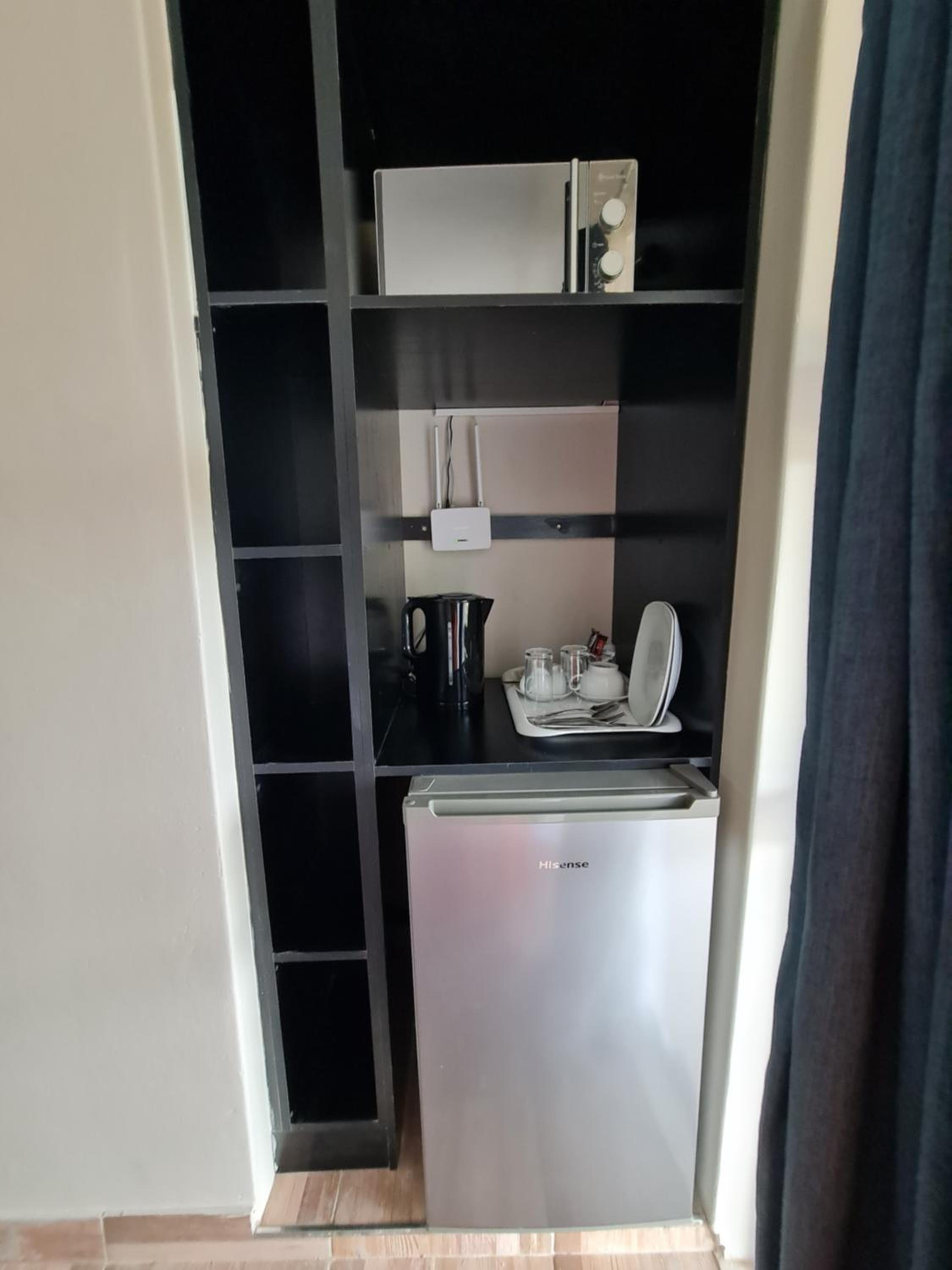 Deluxe Double Room with Shower - Photo 12
