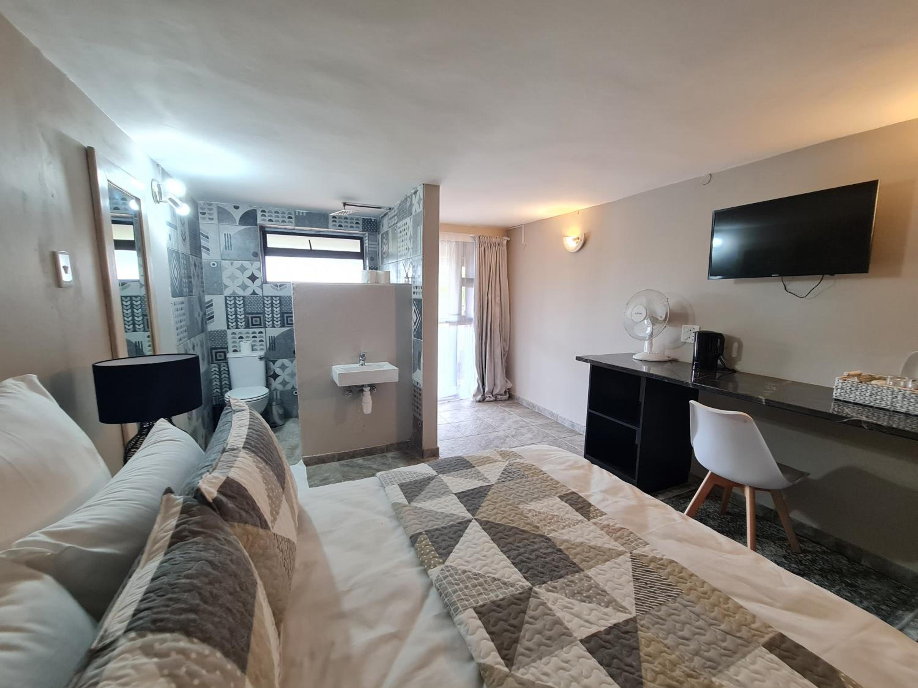 Deluxe Room - Photo 3