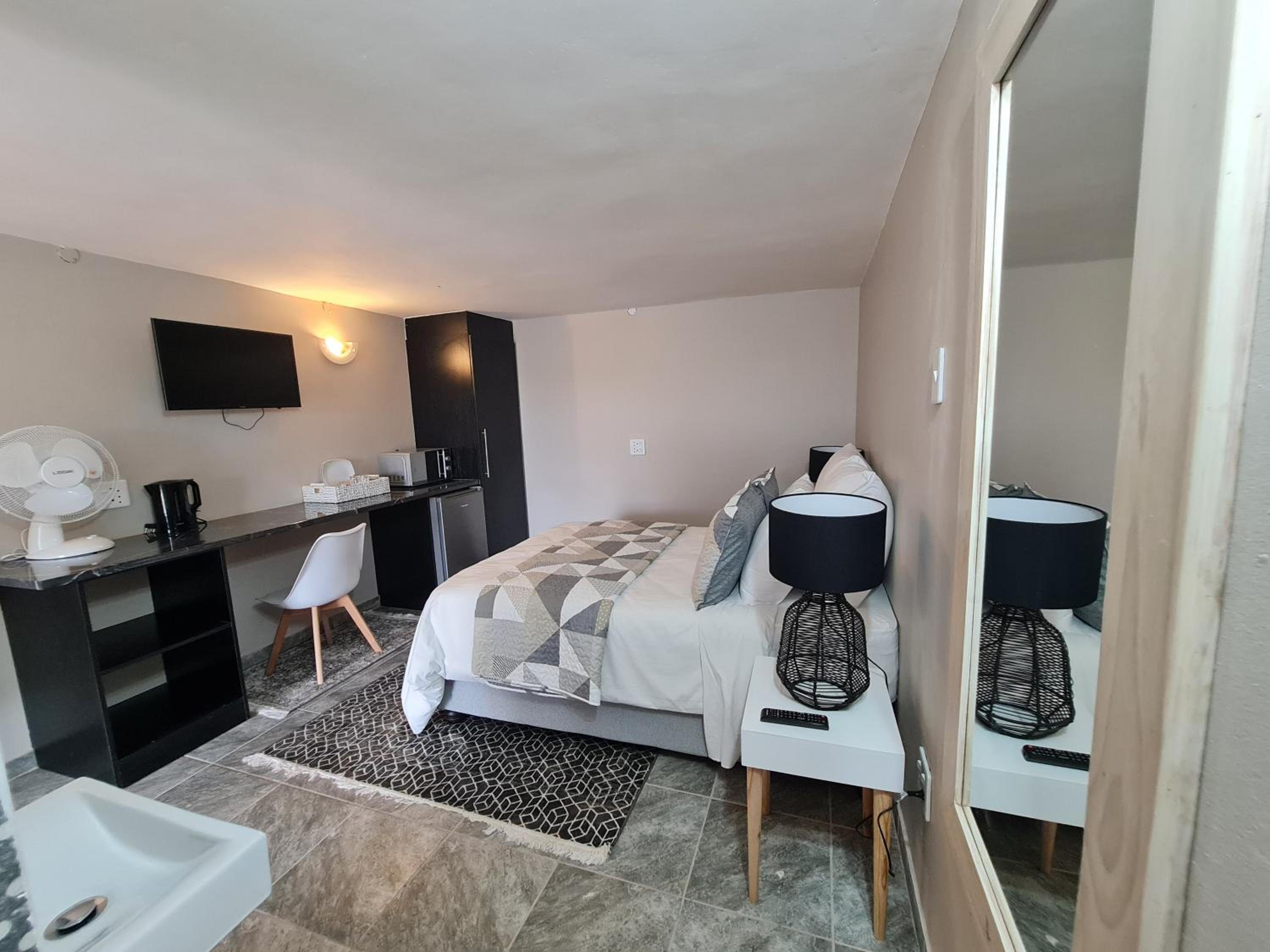 Deluxe Room - Photo 4