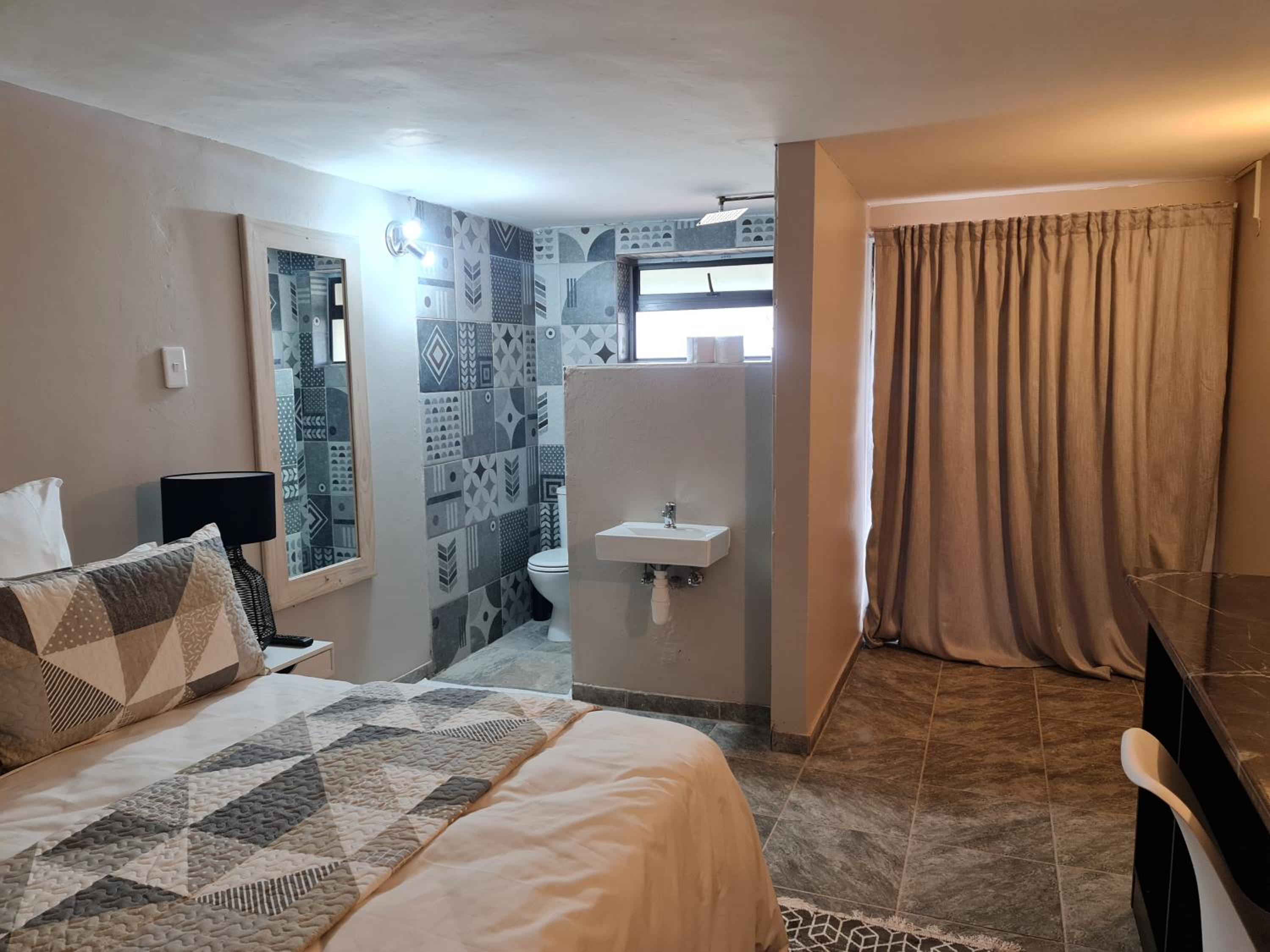 Deluxe Room - Photo 8