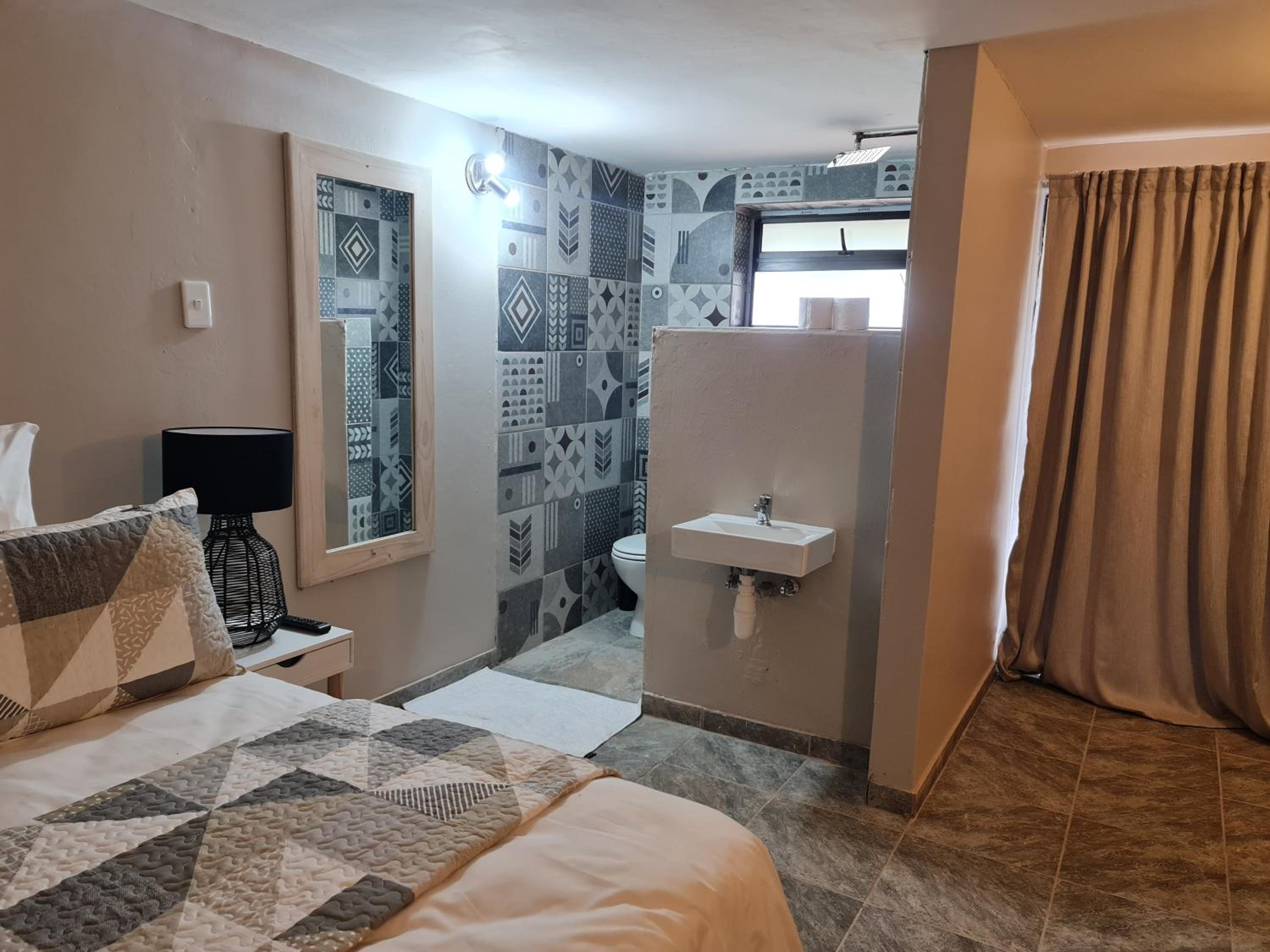Deluxe Room - Photo 10