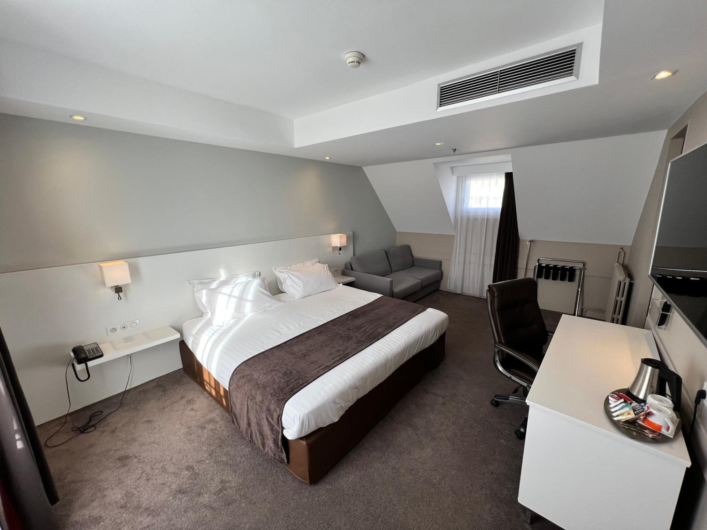 Standard Double Room with Single Sofa Bed