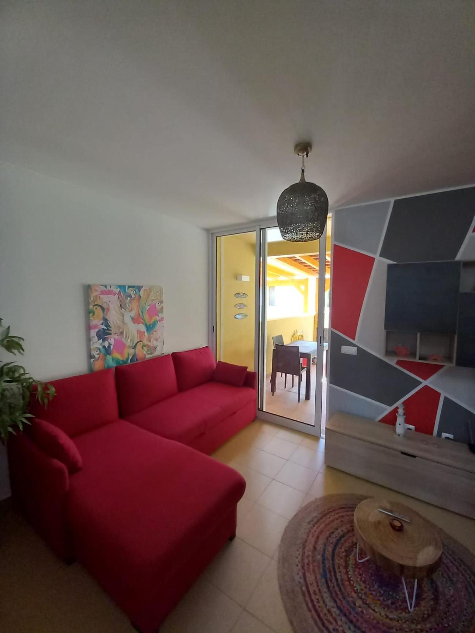 One-Bedroom Apartment photo 1