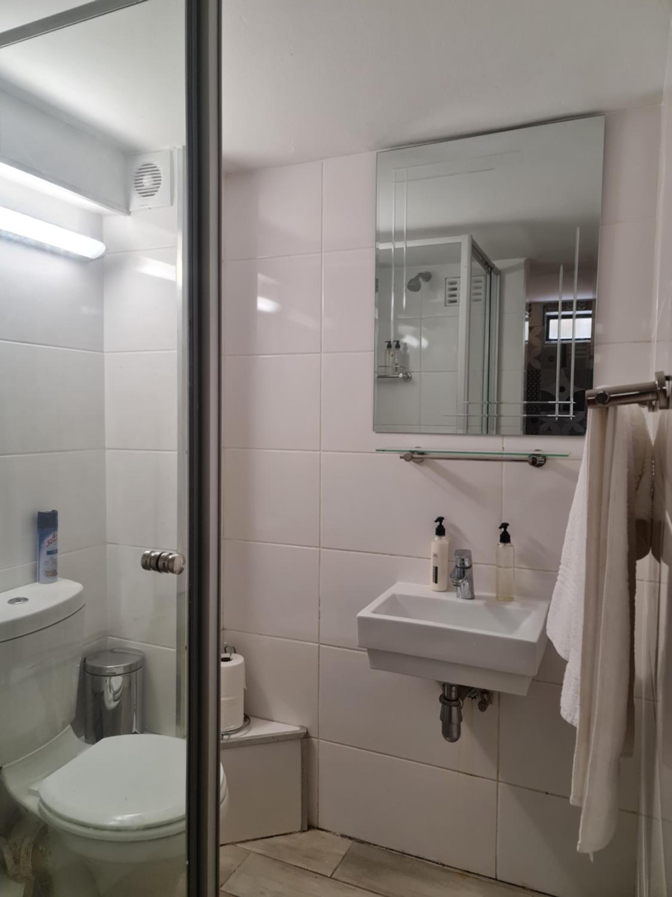Double Room - Photo 7