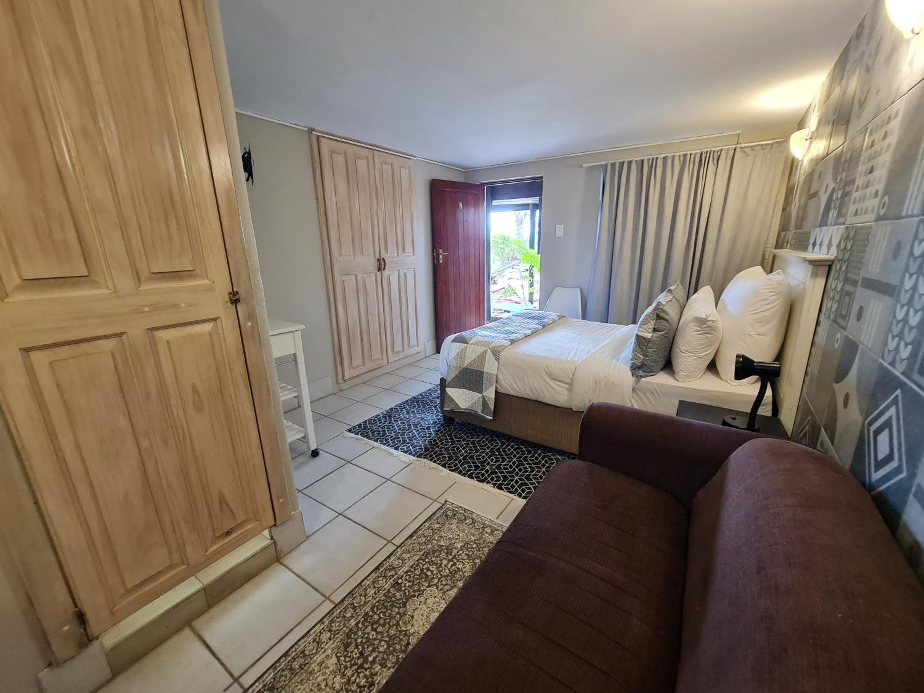 Double Room - Photo 3