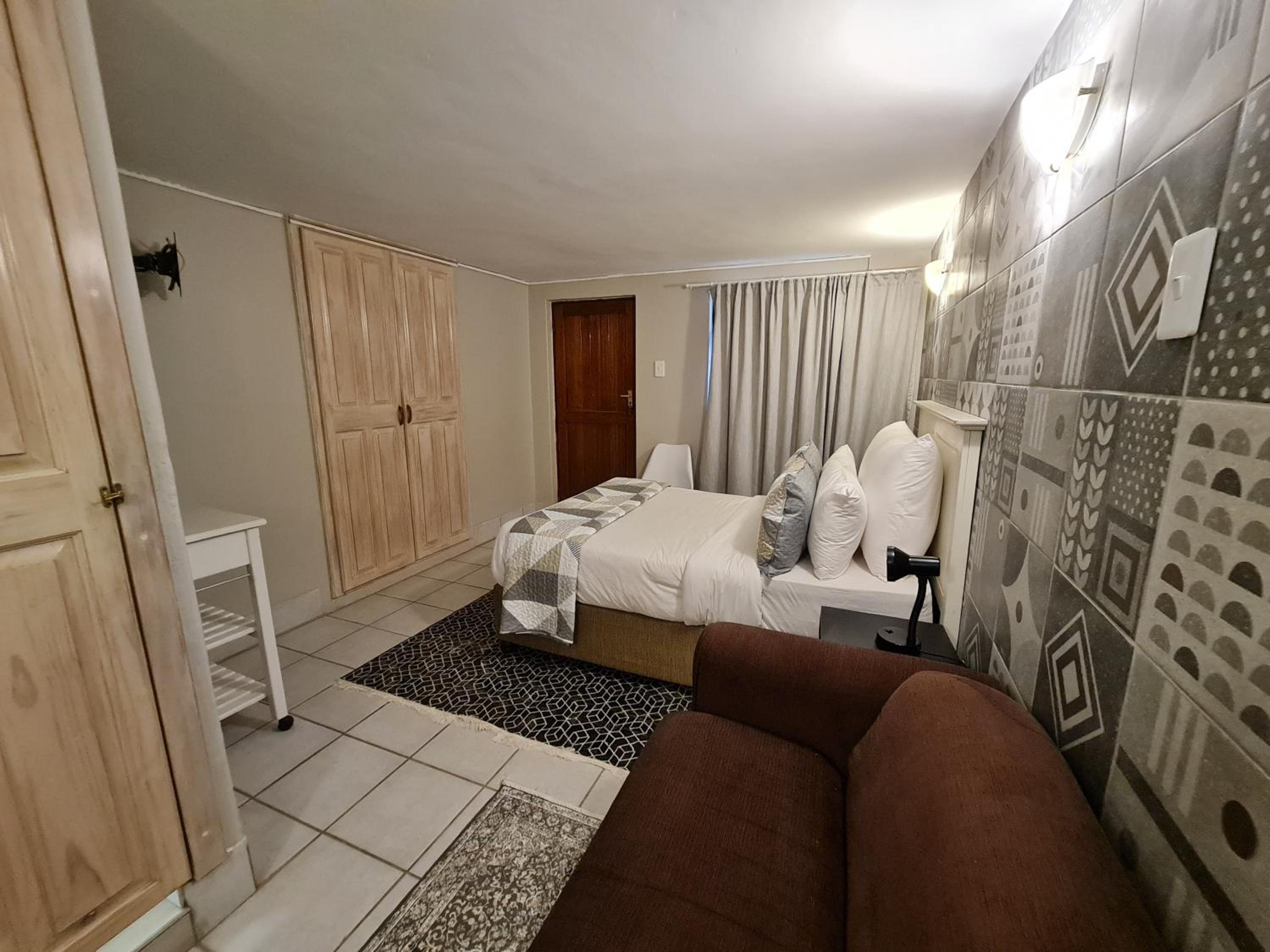 Double Room - Photo 4