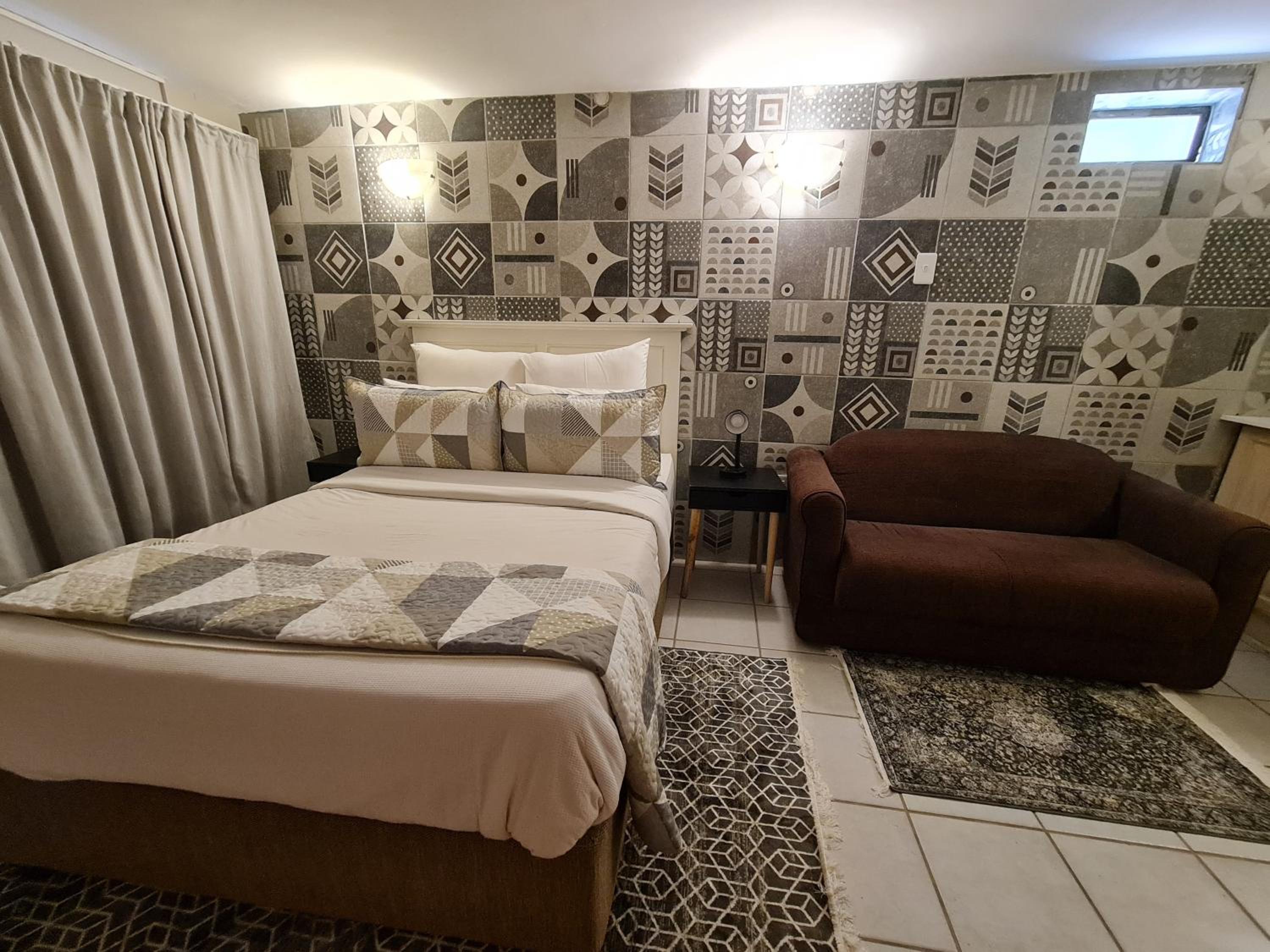 Double Room - Photo 5