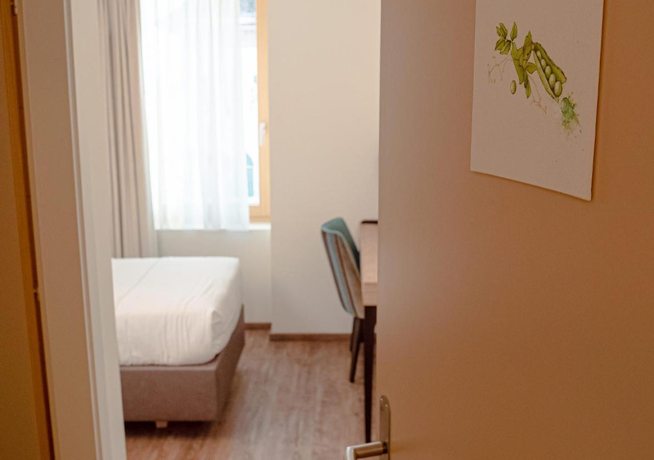 Single Room with Private Bathroom photo 1
