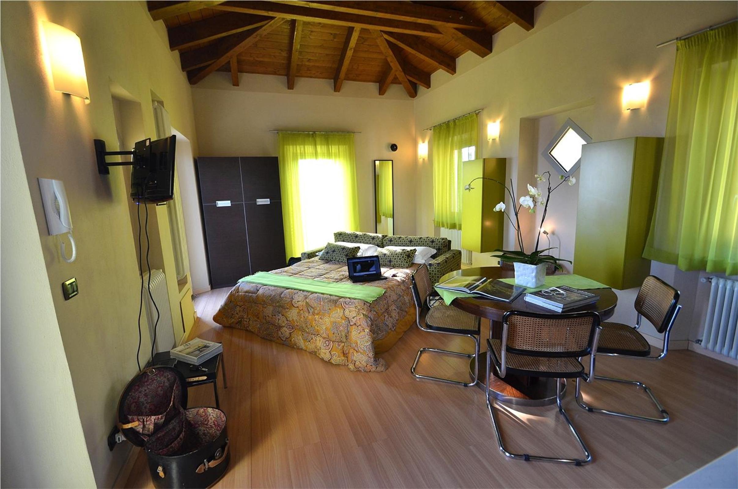 Studio Apartment