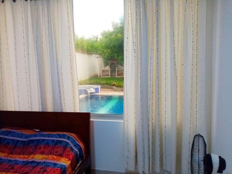 Five-Bedroom House photo 1