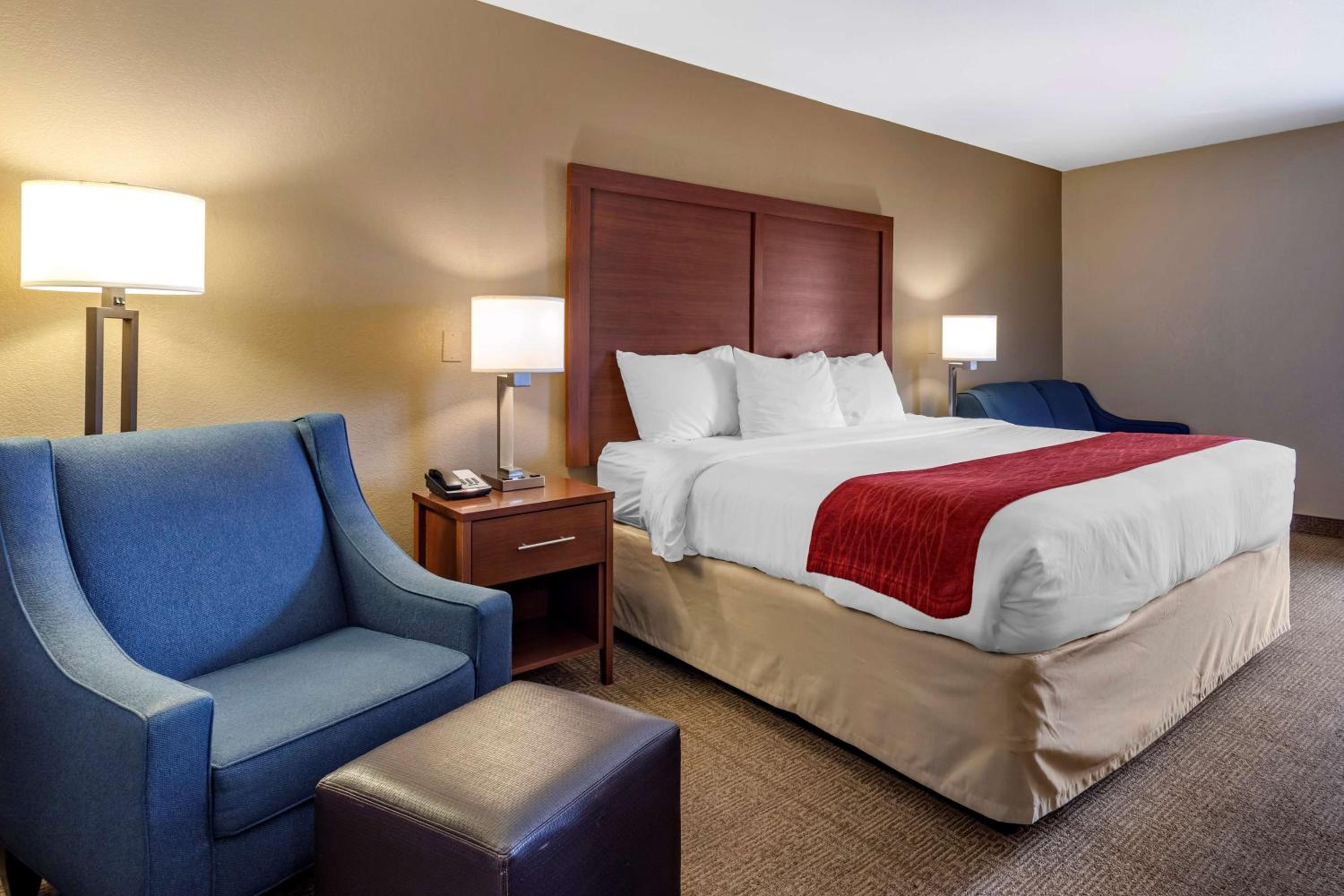 King Room - Non-Smoking - Photo 1