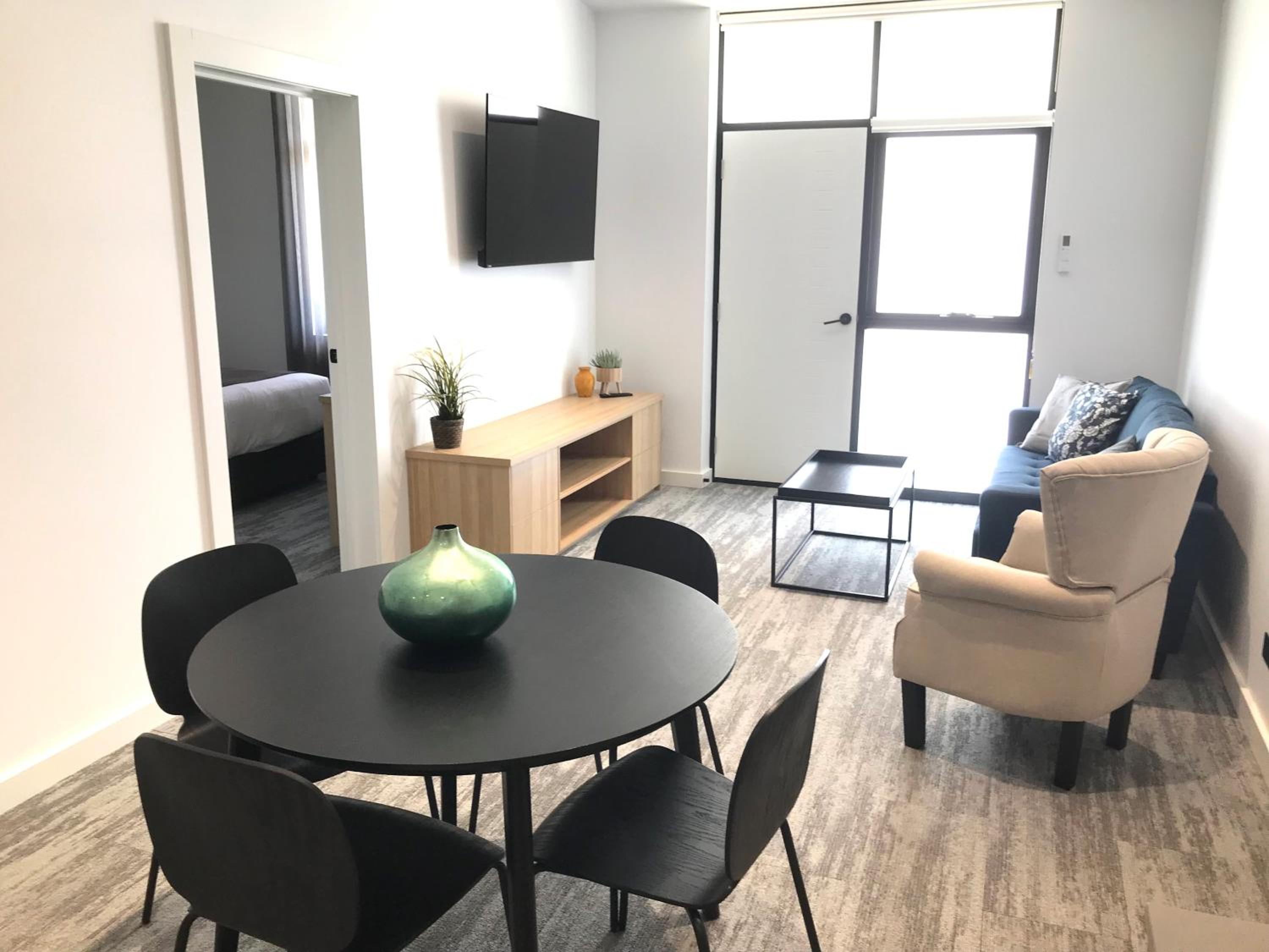 Superior 2B Apartment - Non Pet Friendly - Photo 2