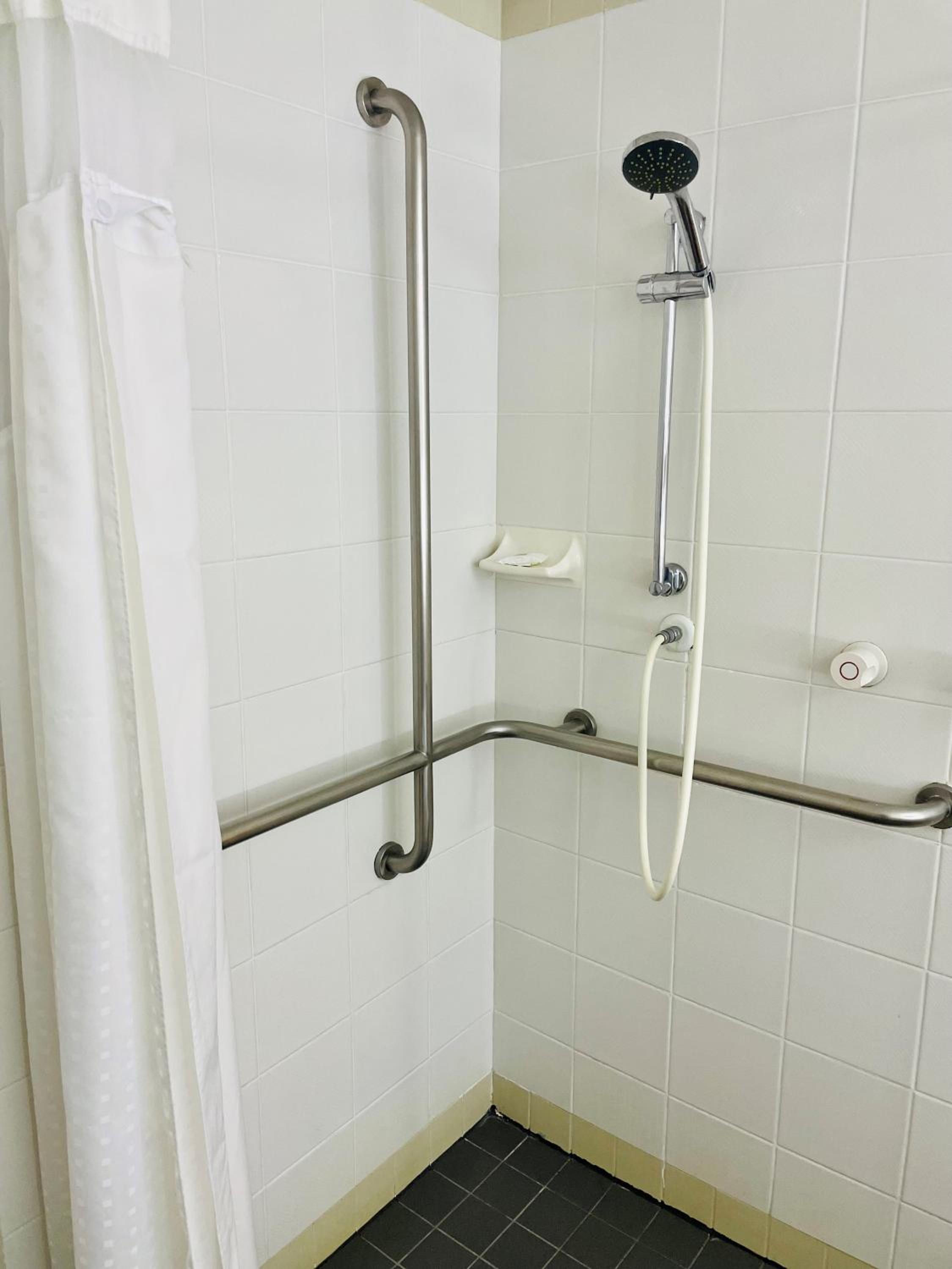 Standard Twin Room - Disability Access
