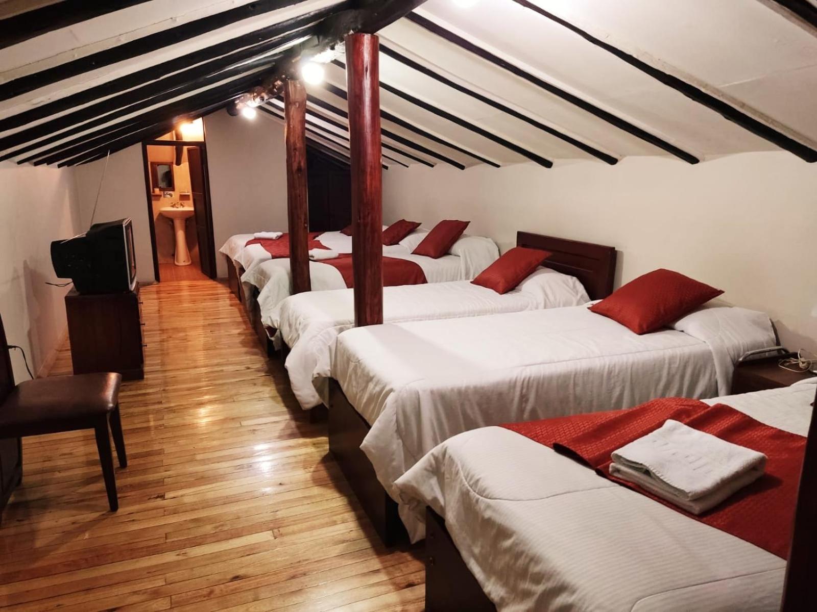 6-Bed Mixed Dormitory Room photo 1