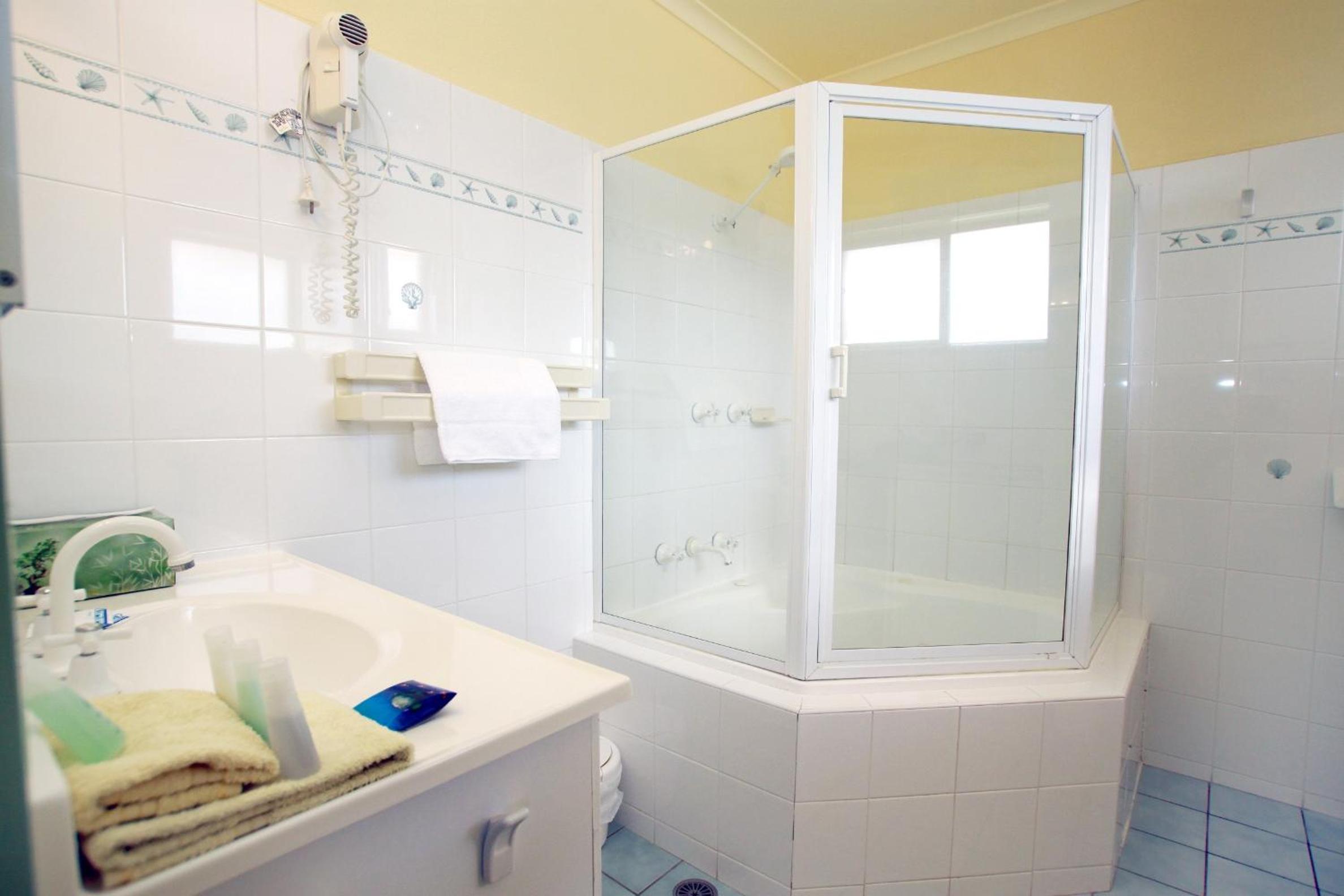 Standard Two-Bedroom Apartment - Ground Floor 1 photo 2