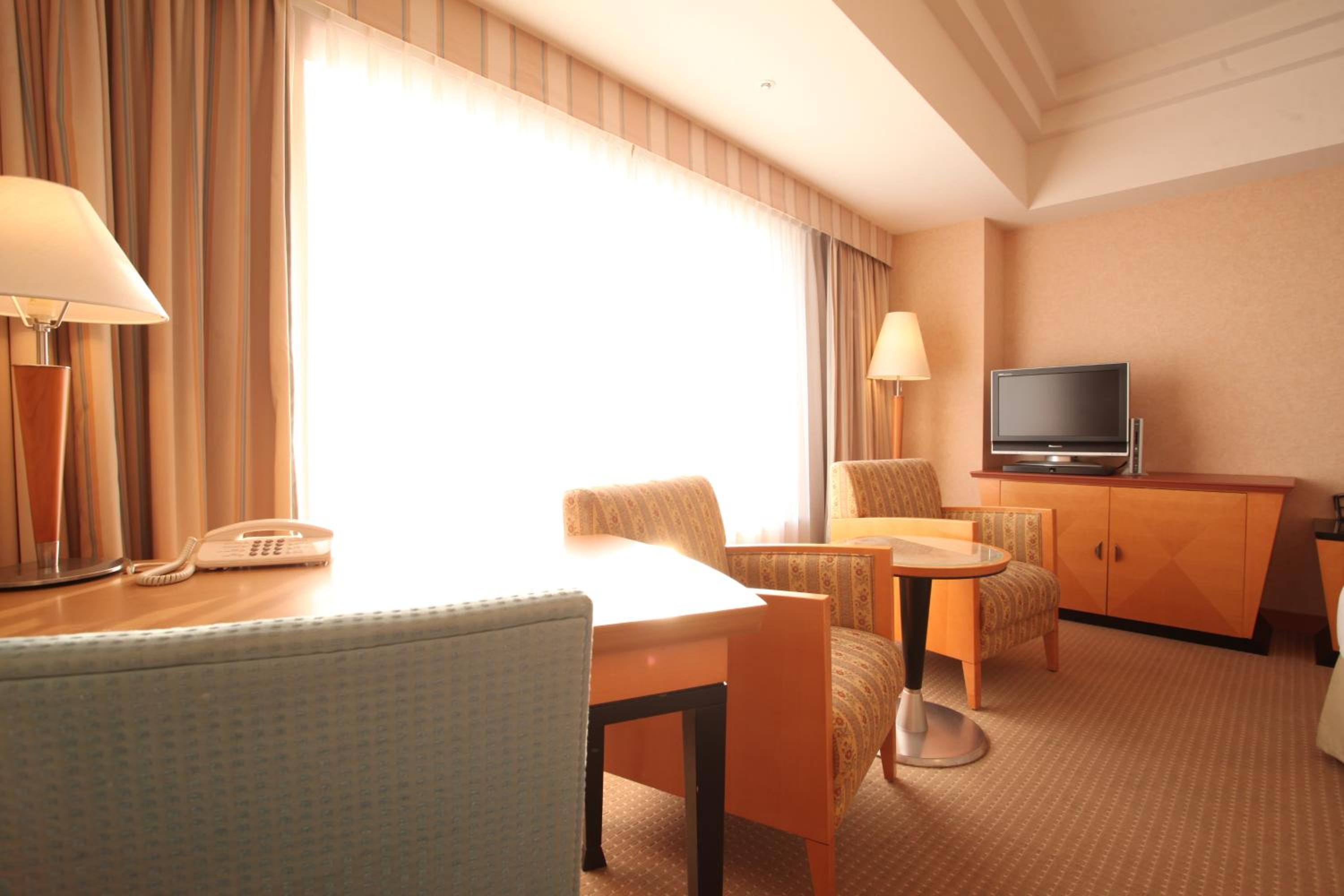 Standard Twin Room (6F-10F) - Non-Smoking - Photo 3