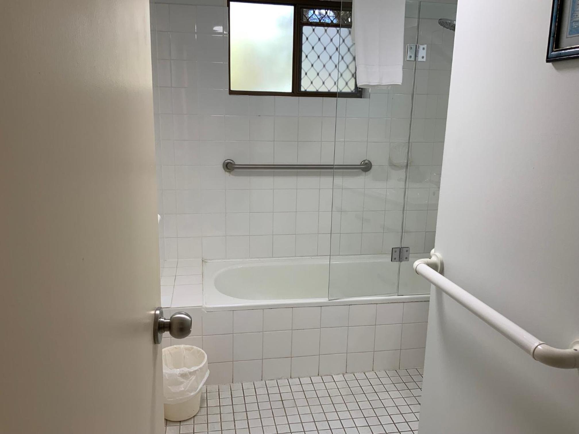 3 Bedroom Ground Floor Apartment (Disable Friendly) photo 3