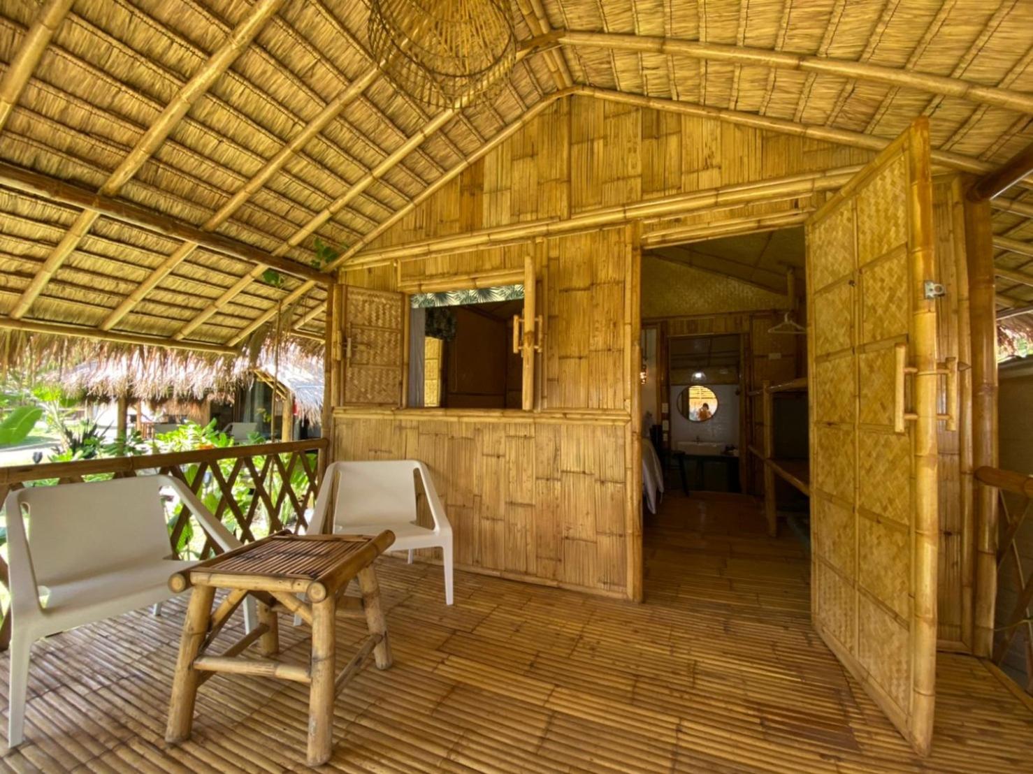 Bungalow with Garden View - Photo 6