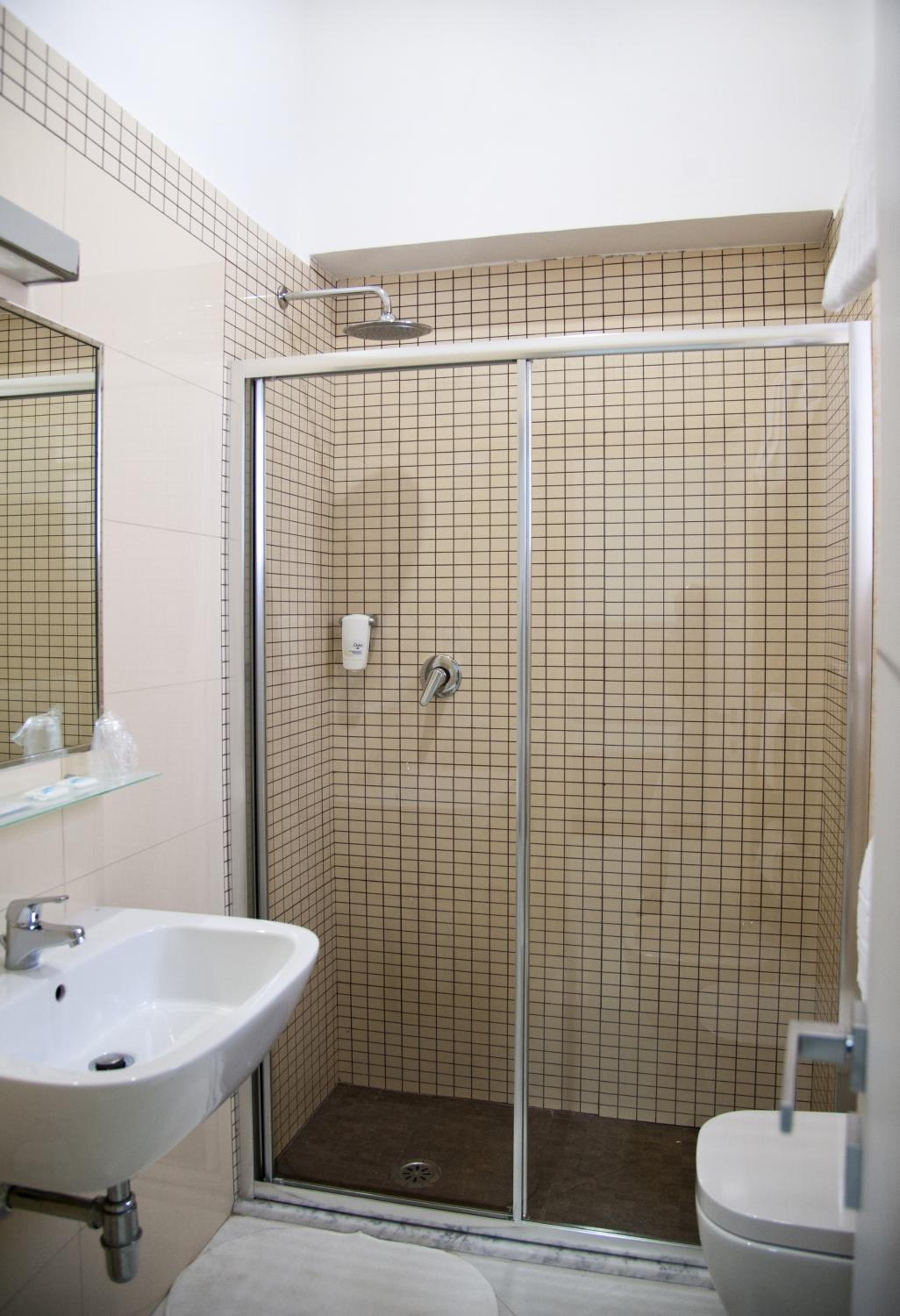 Double Room - Photo 10