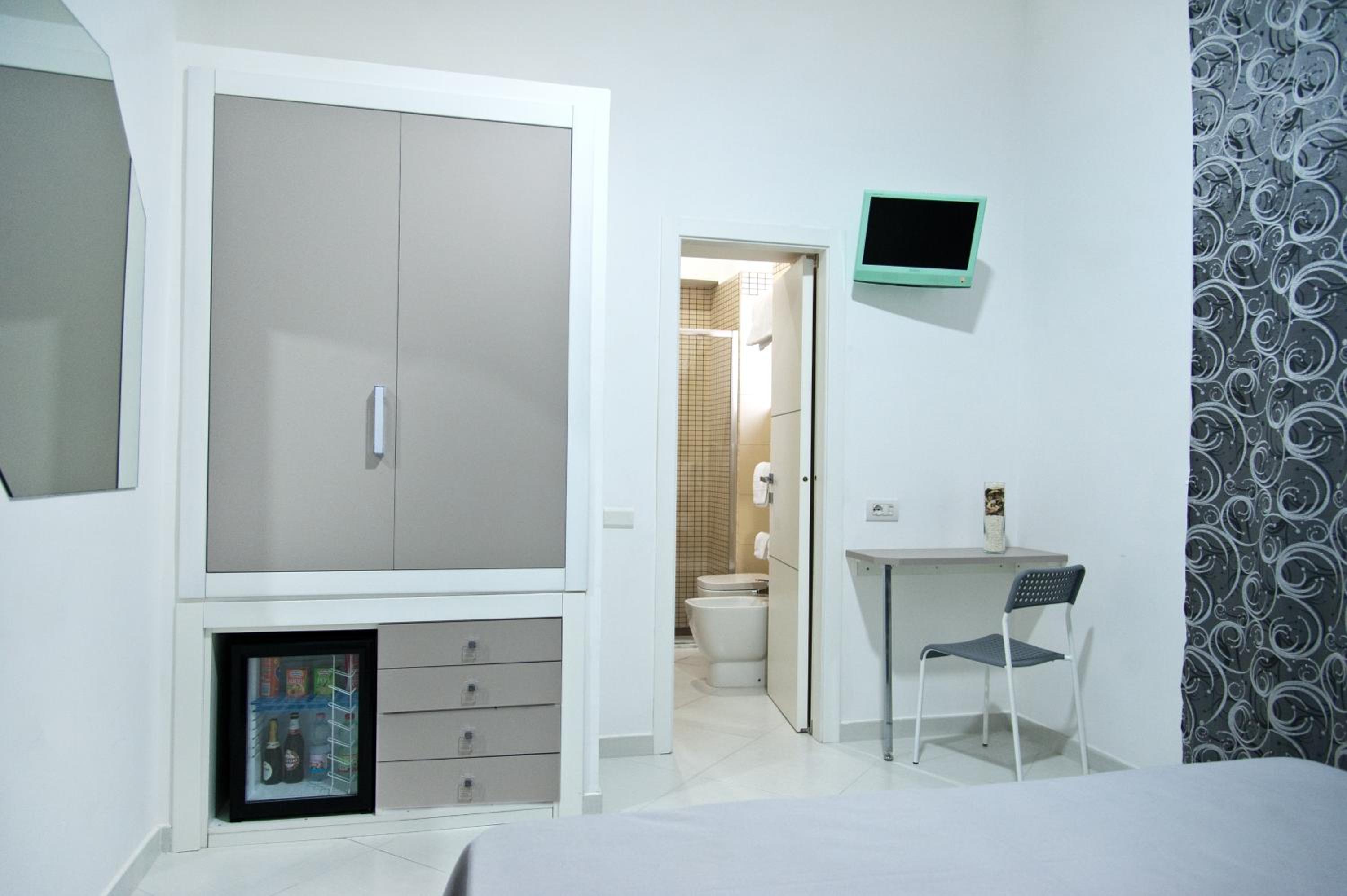 Double Room - Photo 3