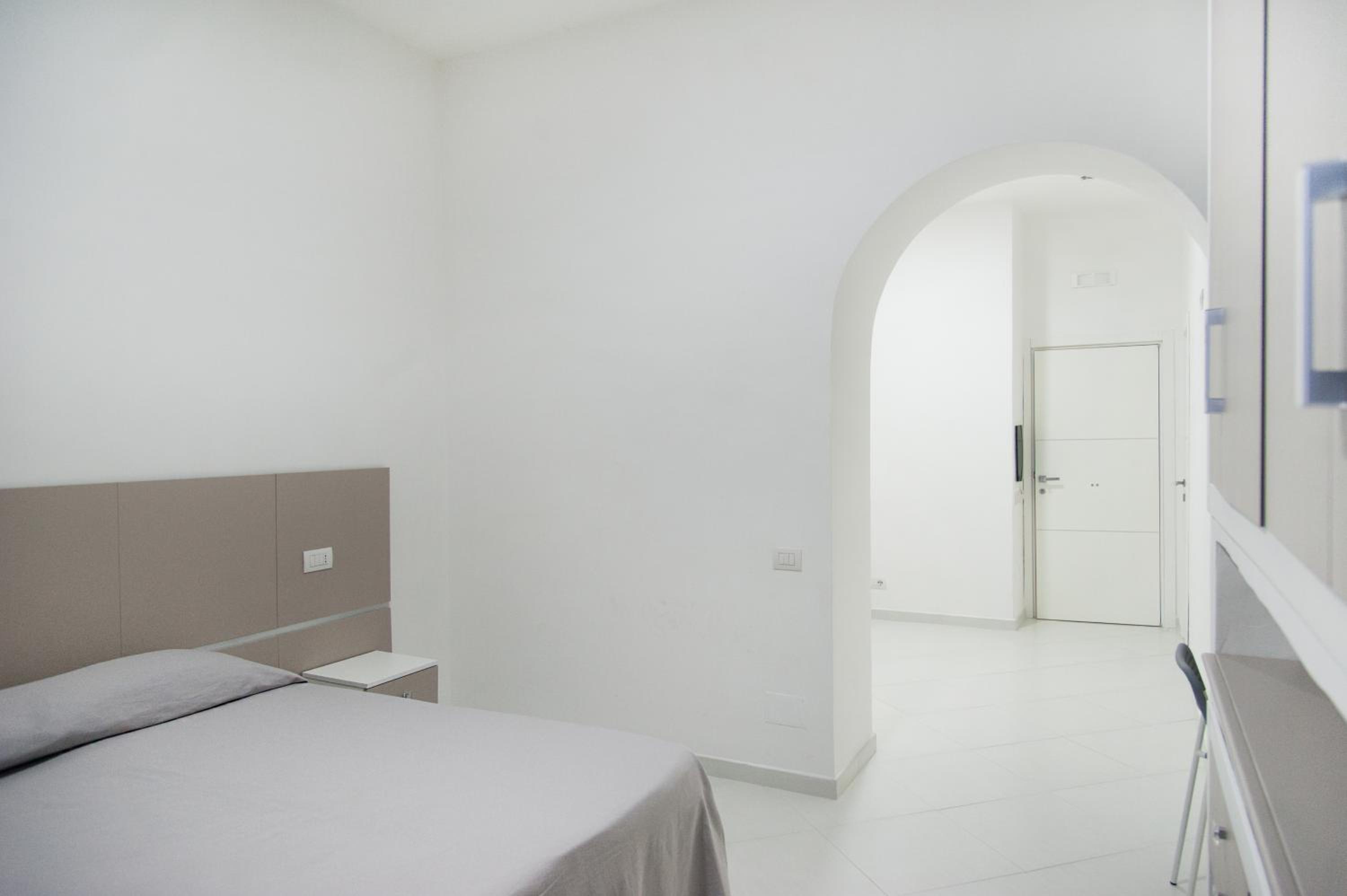 Double Room - Photo 2