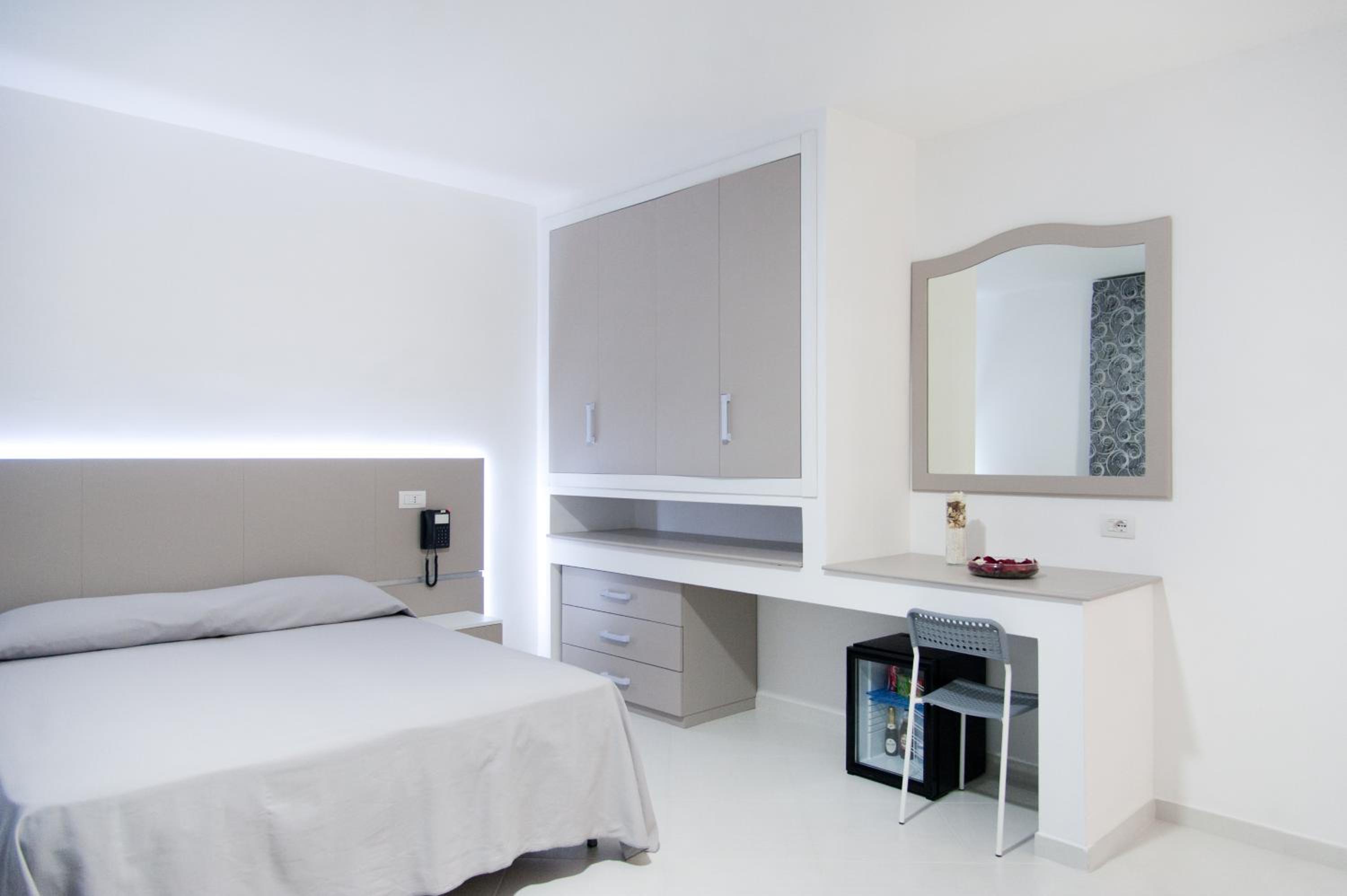 Double Room - Photo 4