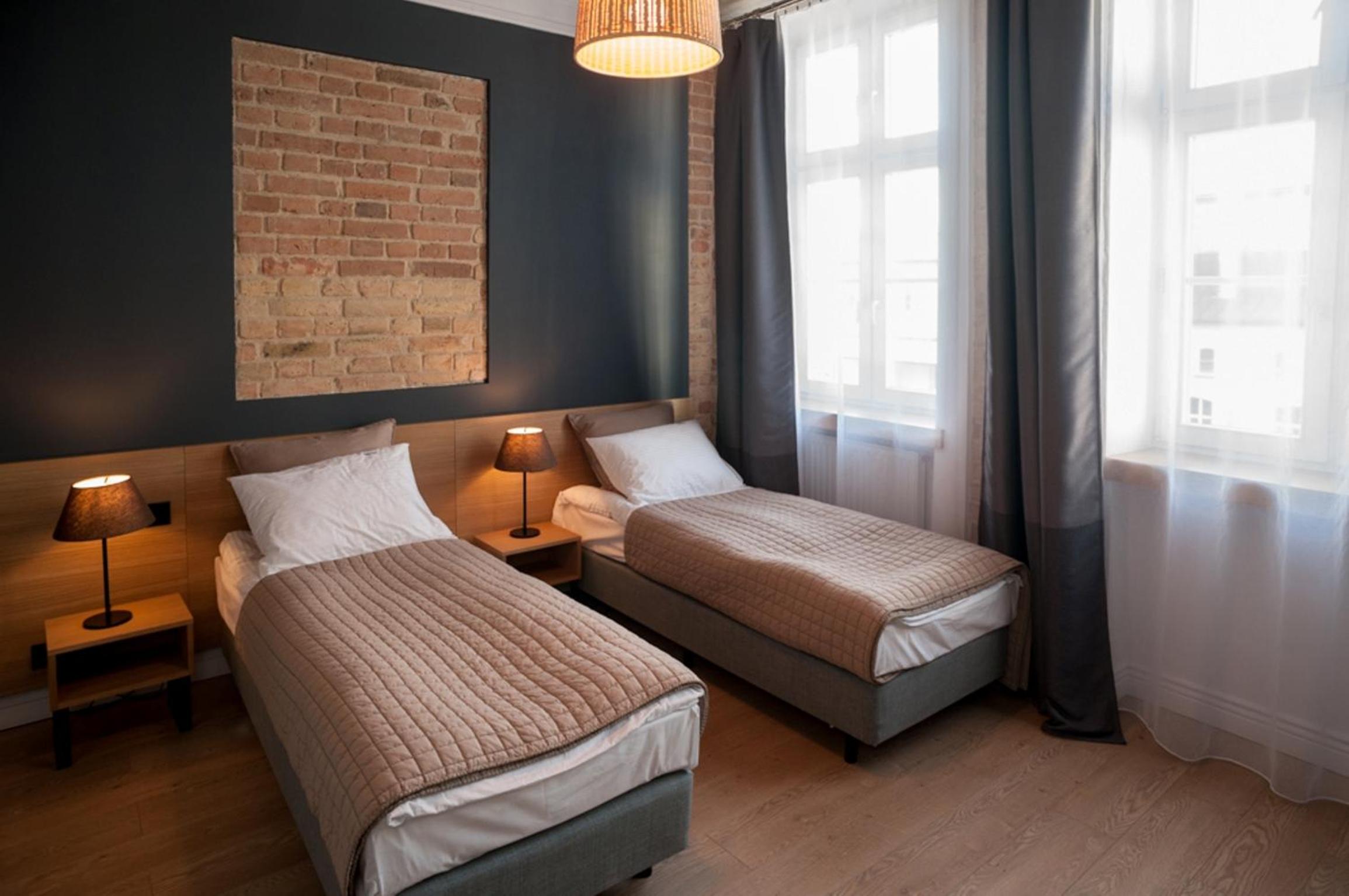 Double or Twin Room with Bathroom - Photo 6