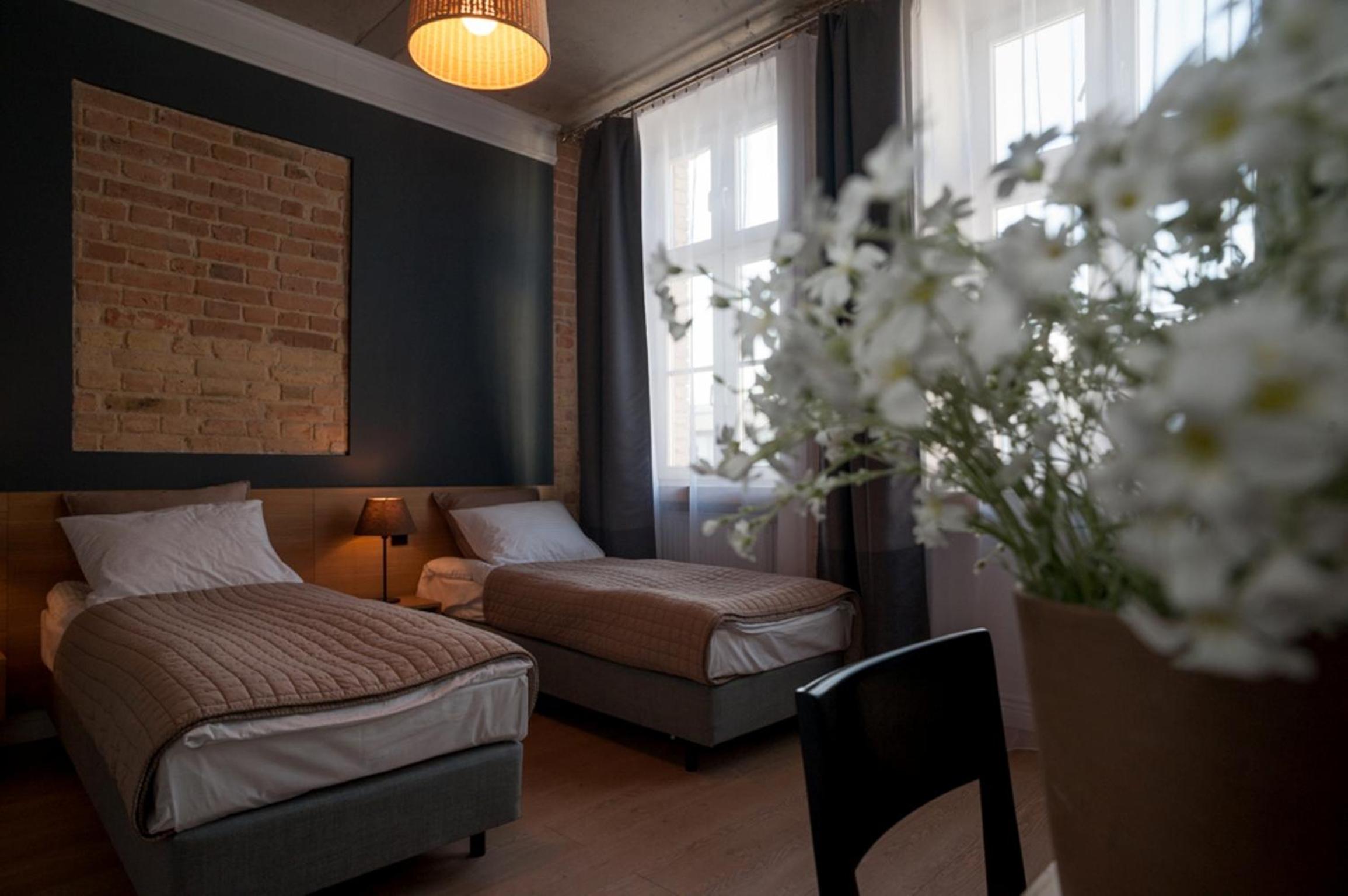 Double or Twin Room with Bathroom - Photo 1