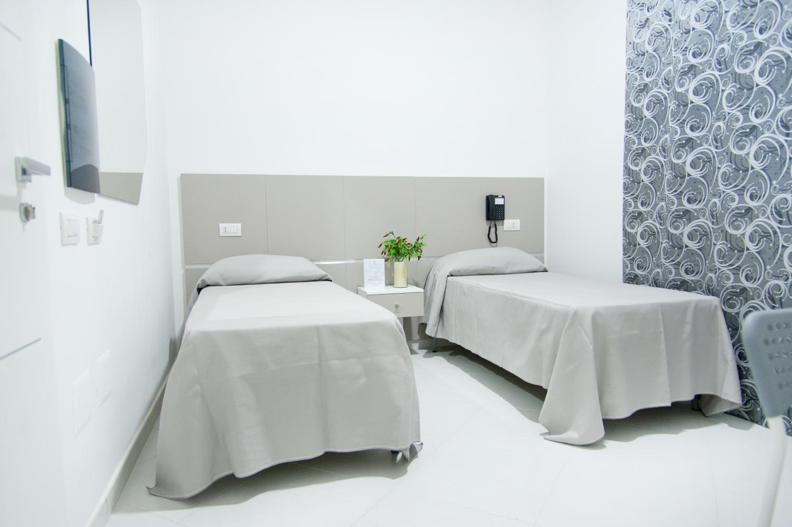 Double Room - Photo 13