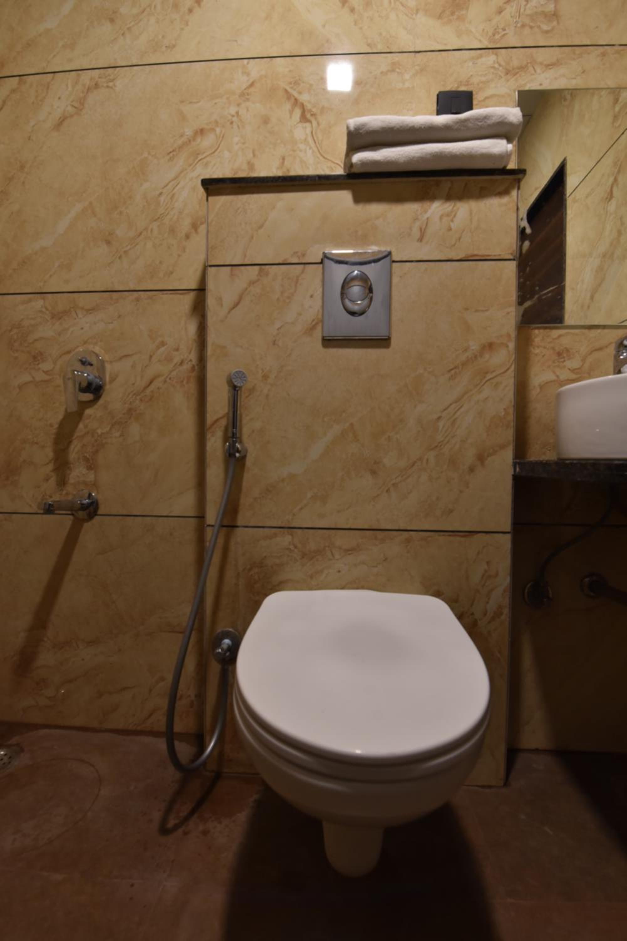 Deluxe Family Suite - Photo 4