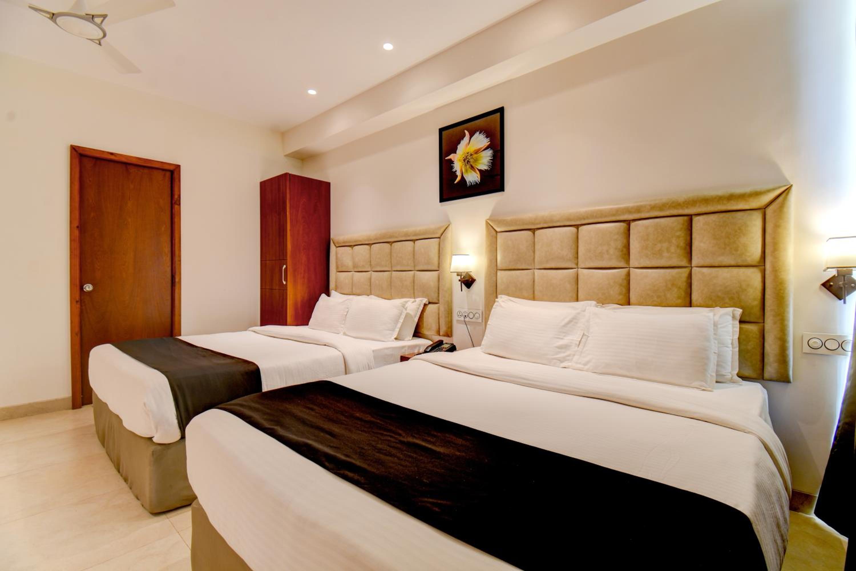 Deluxe Family Room - Photo 1