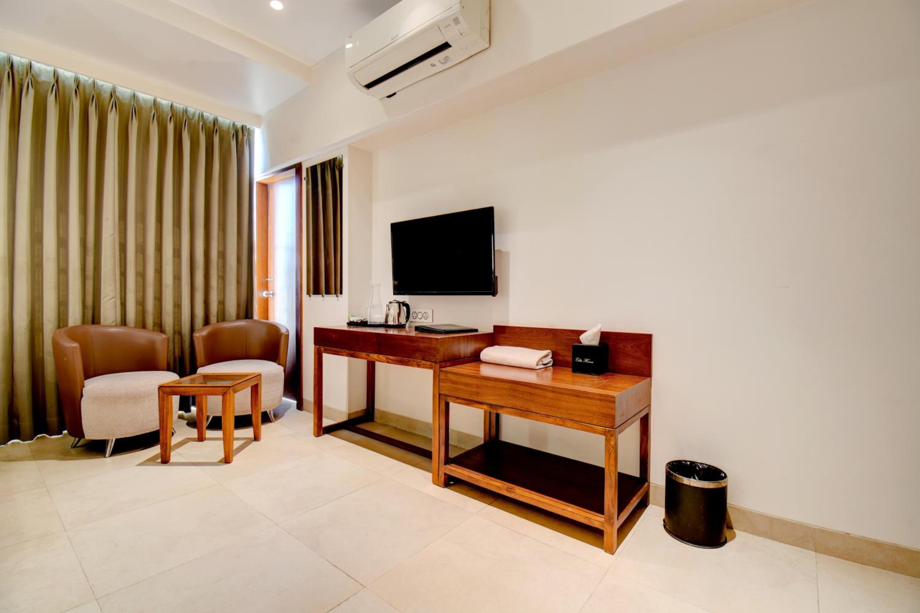 Deluxe Family Room - Photo 10