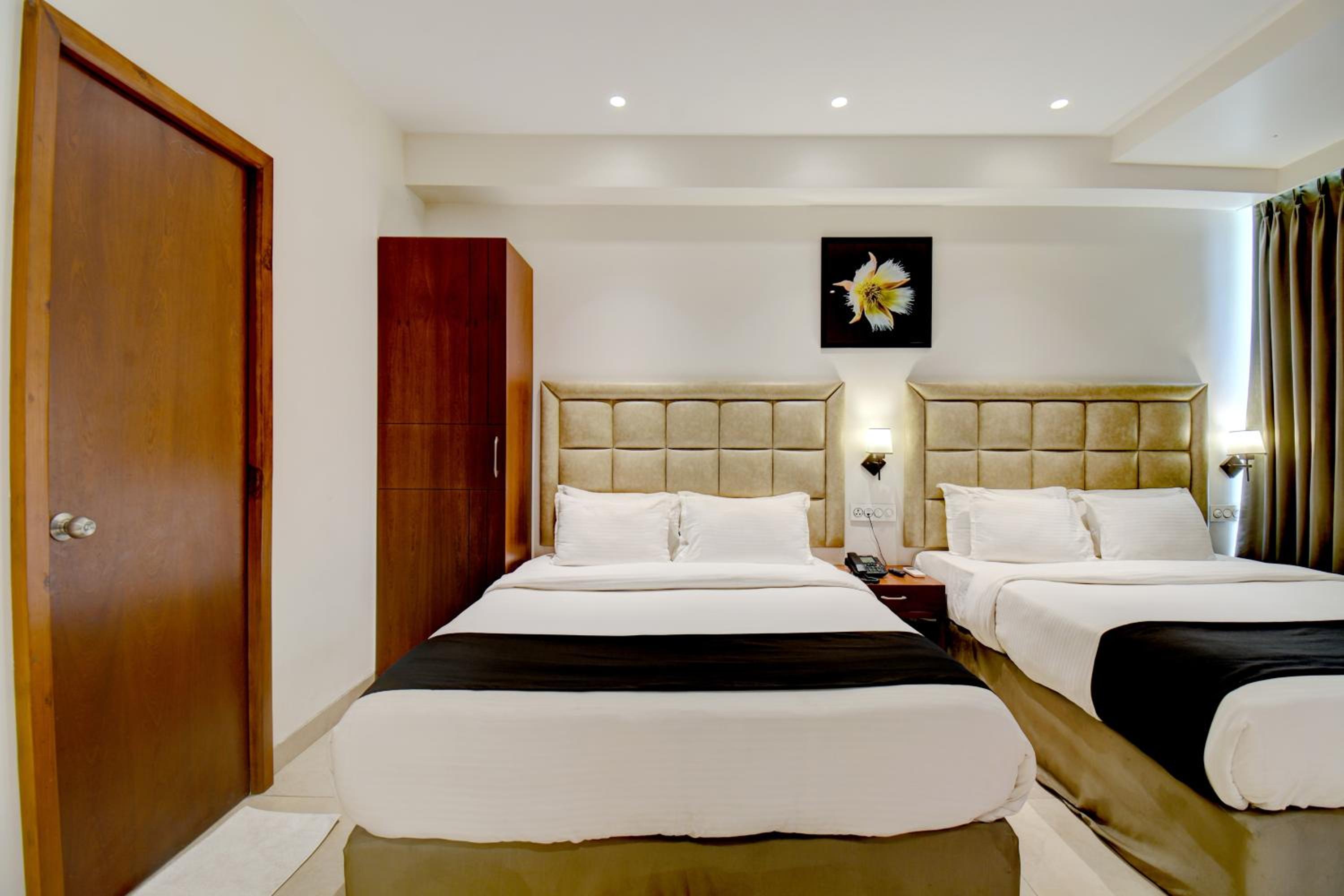Deluxe Family Room - Photo 9