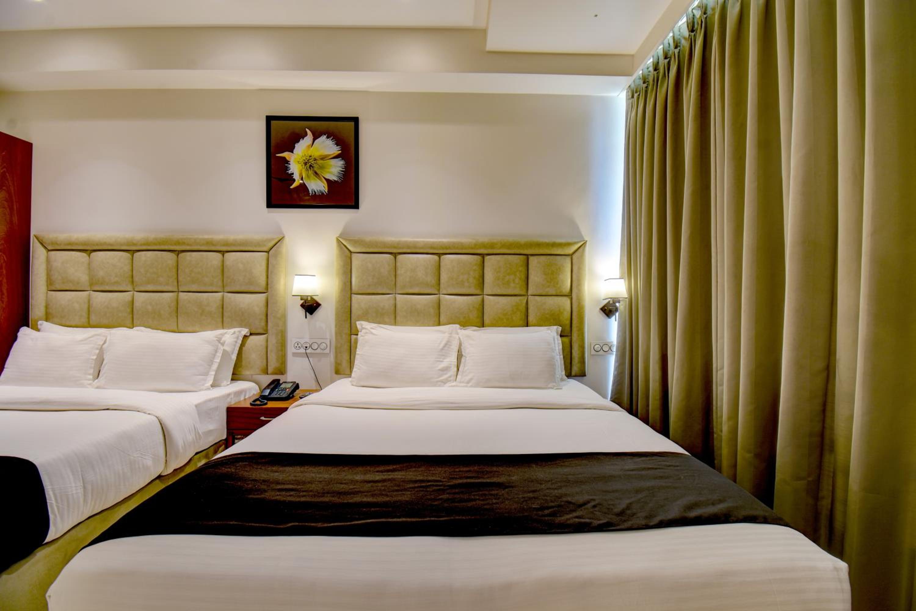 Deluxe Family Room - Photo 8
