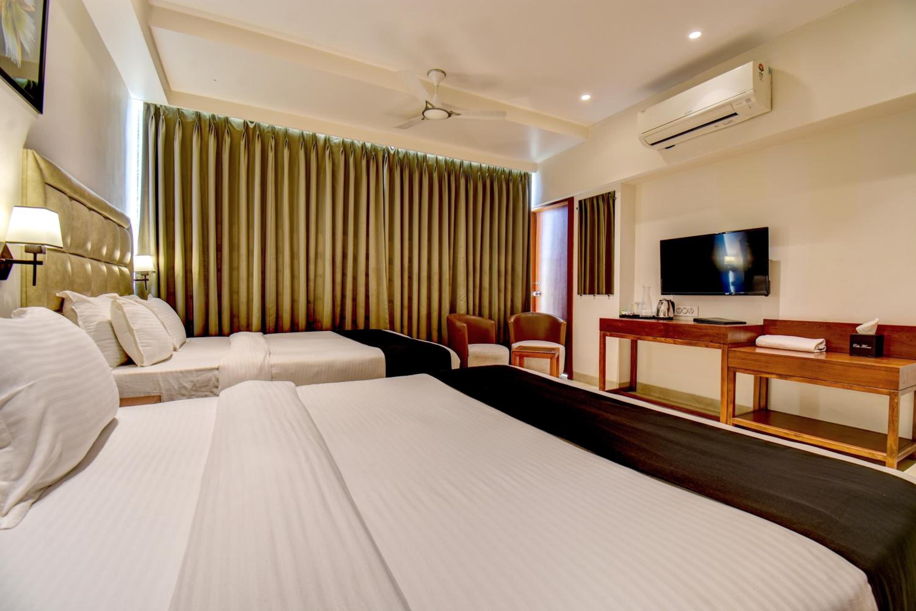 Deluxe Family Room - Photo 4