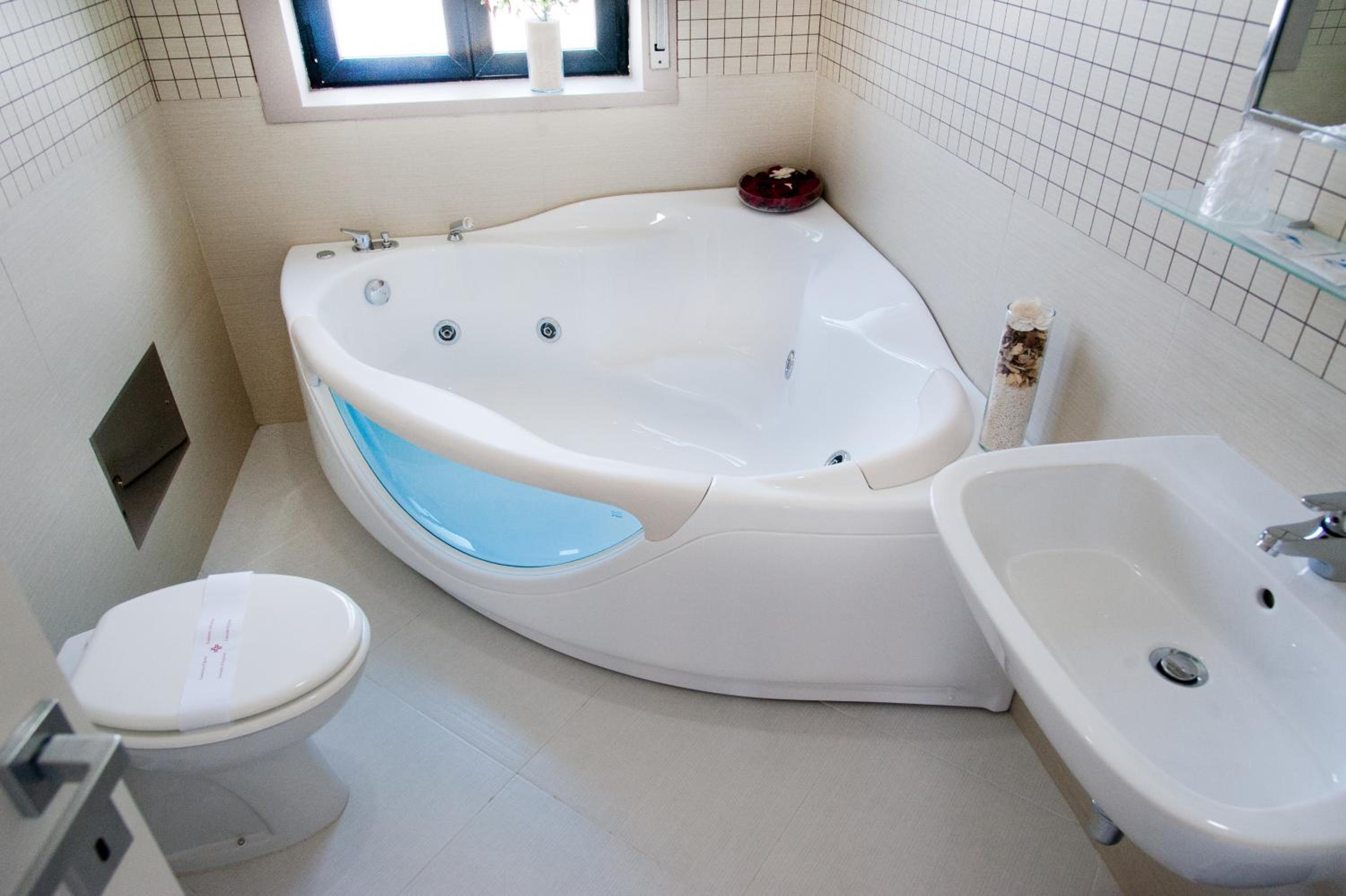 Double Room - Photo 9