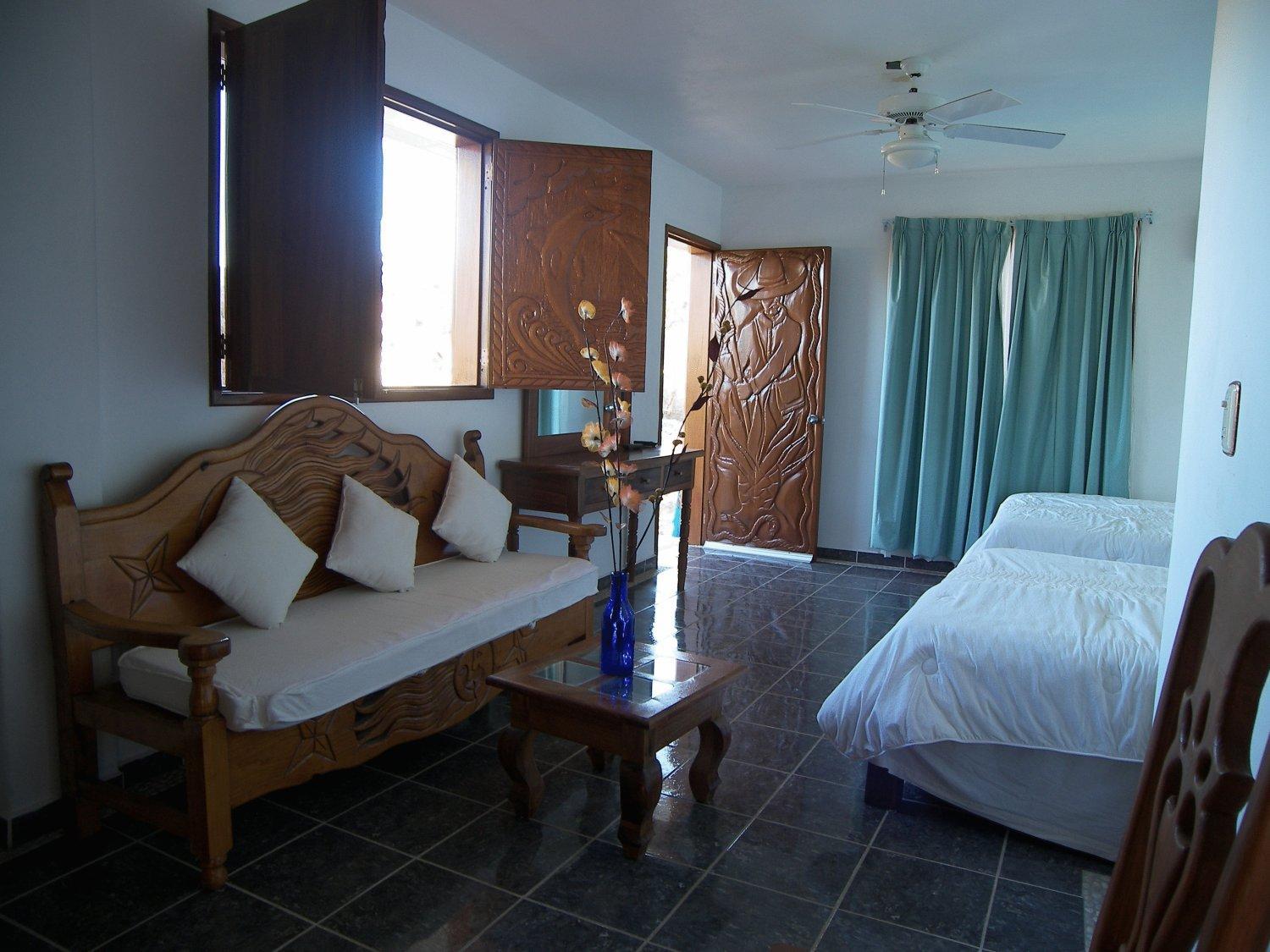 Double Room with Two Double Beds - Photo 2