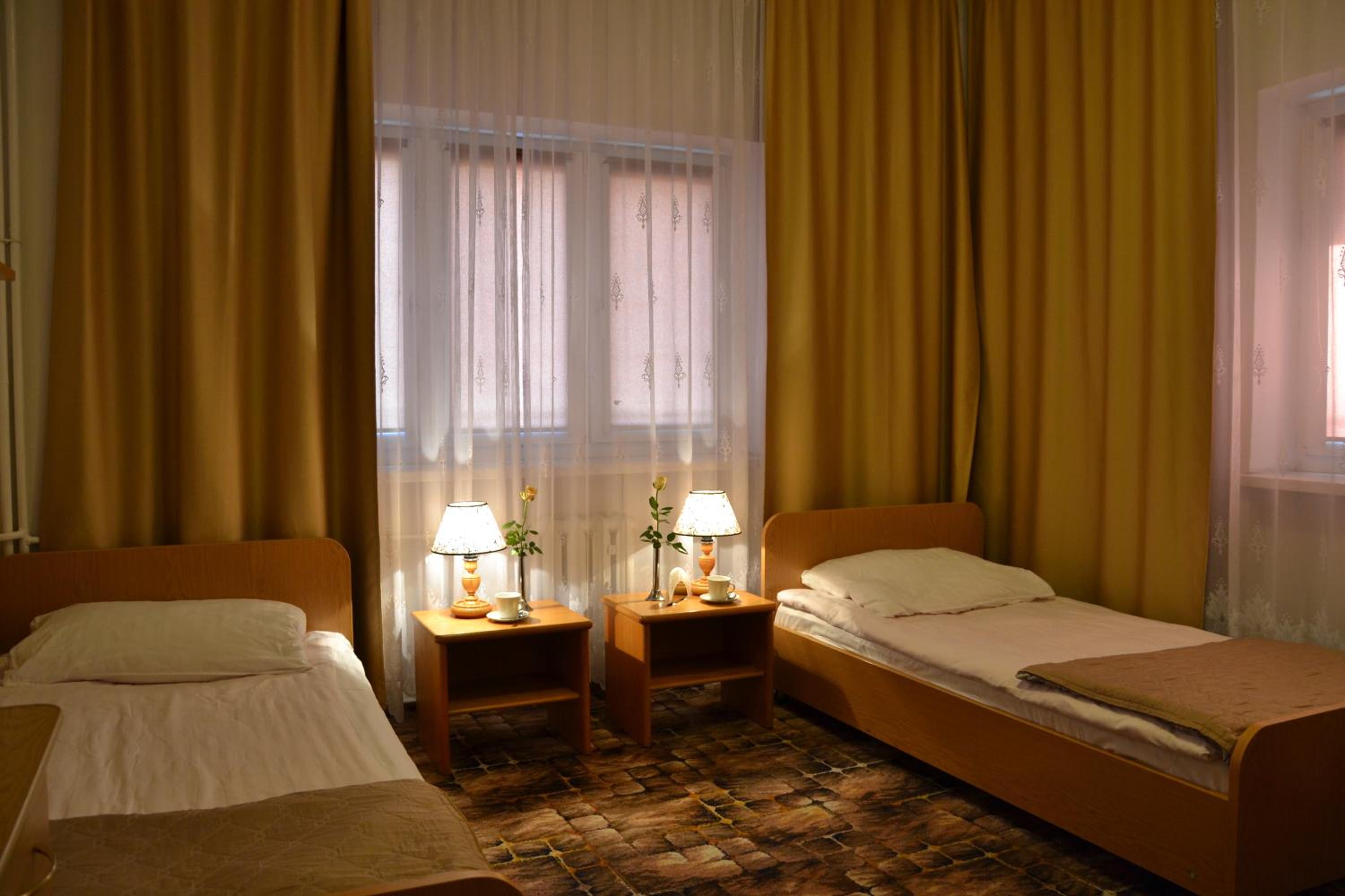 Twin Room - Photo 6