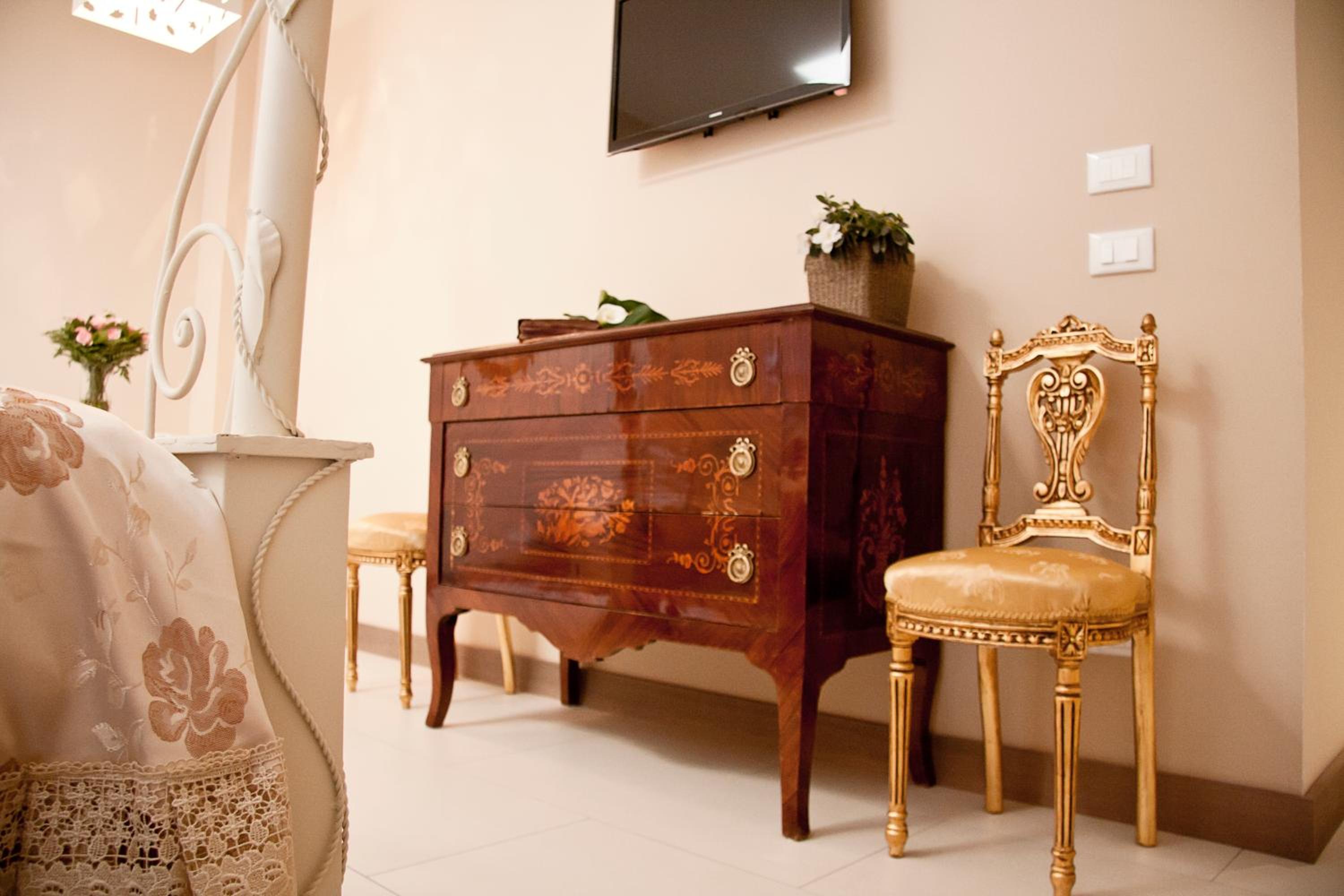 One-Bedroom Suite photo 2