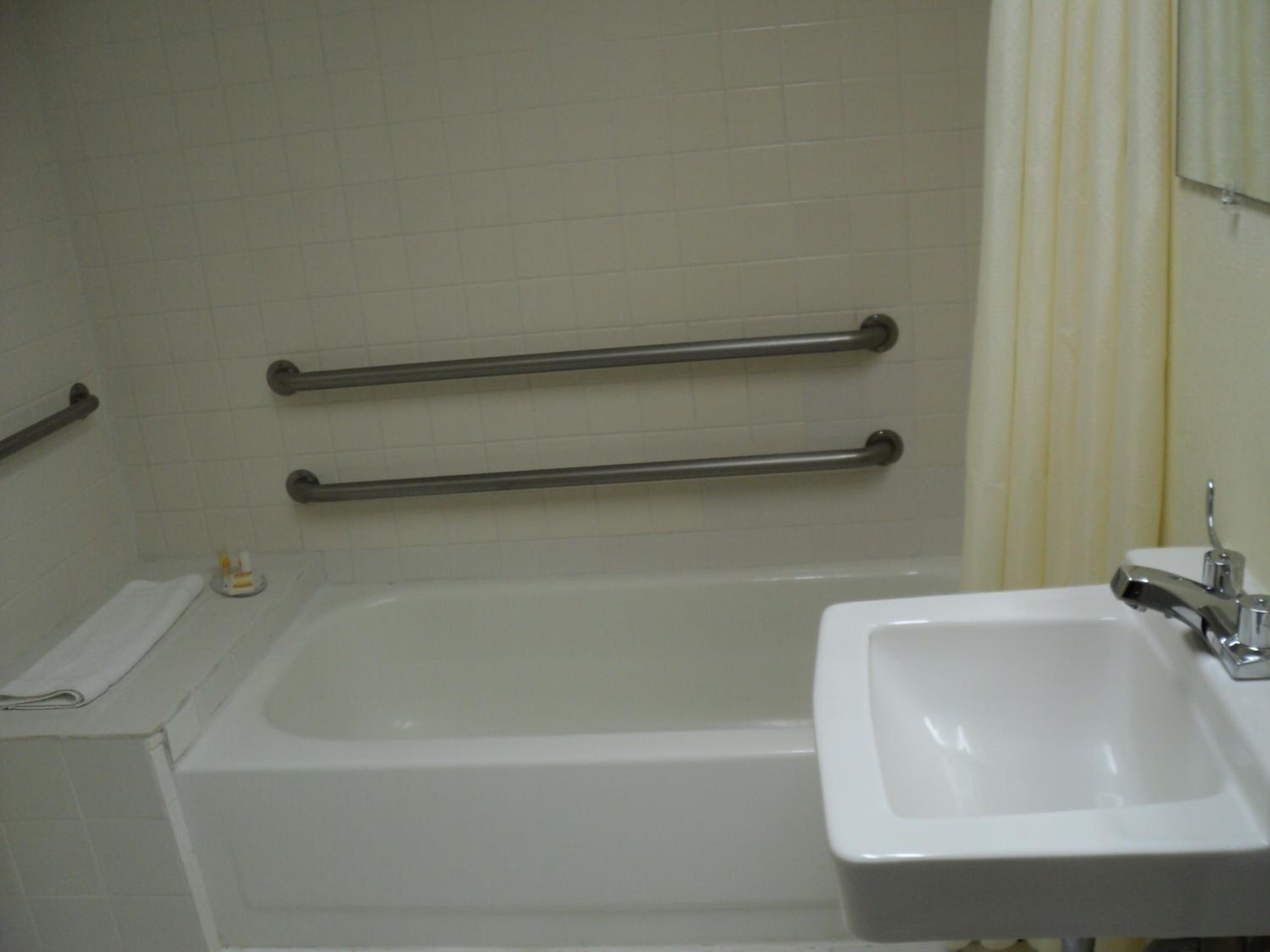 Double Room with Two Double Beds - Smoking photo 1