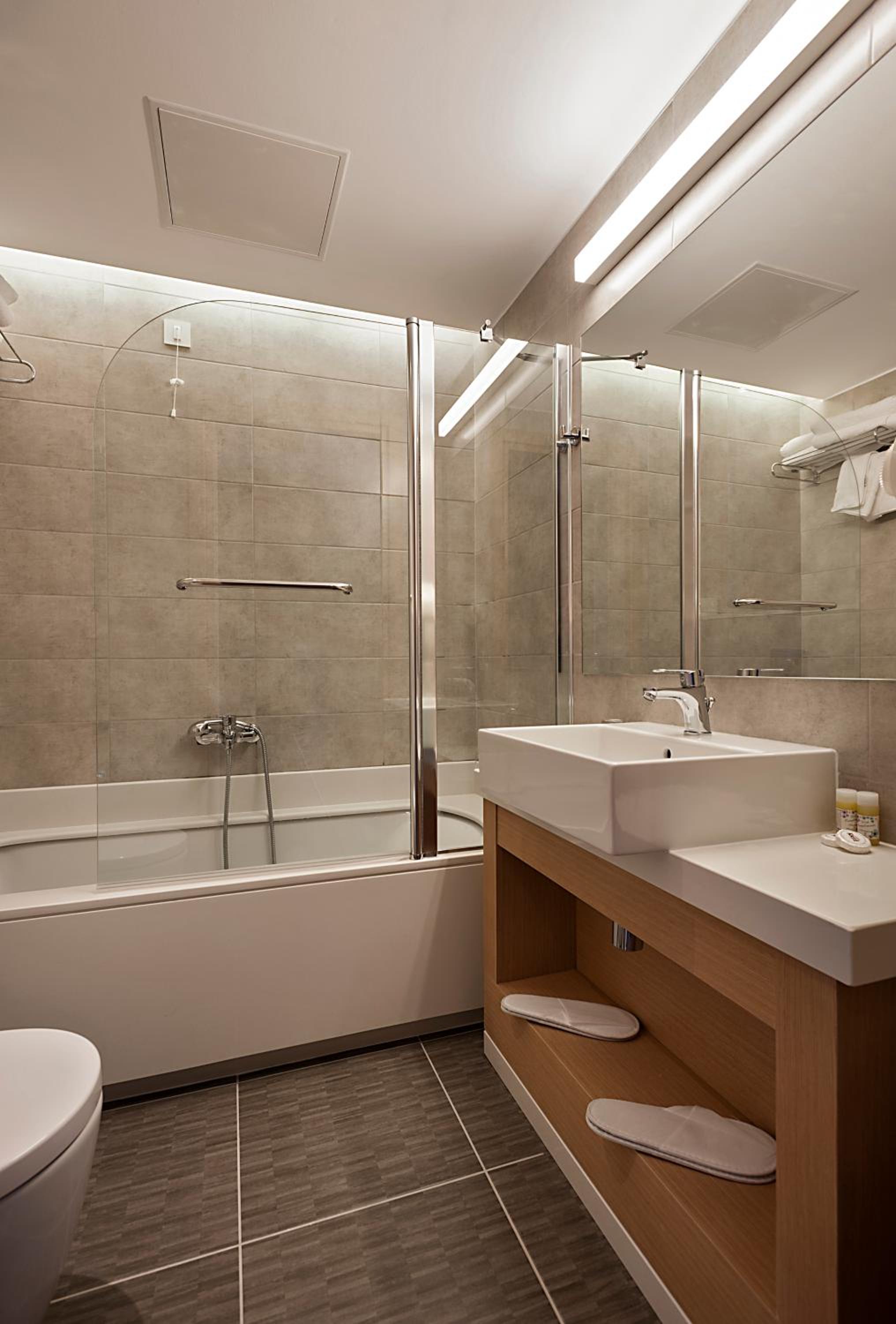 Suite - Photo 2
