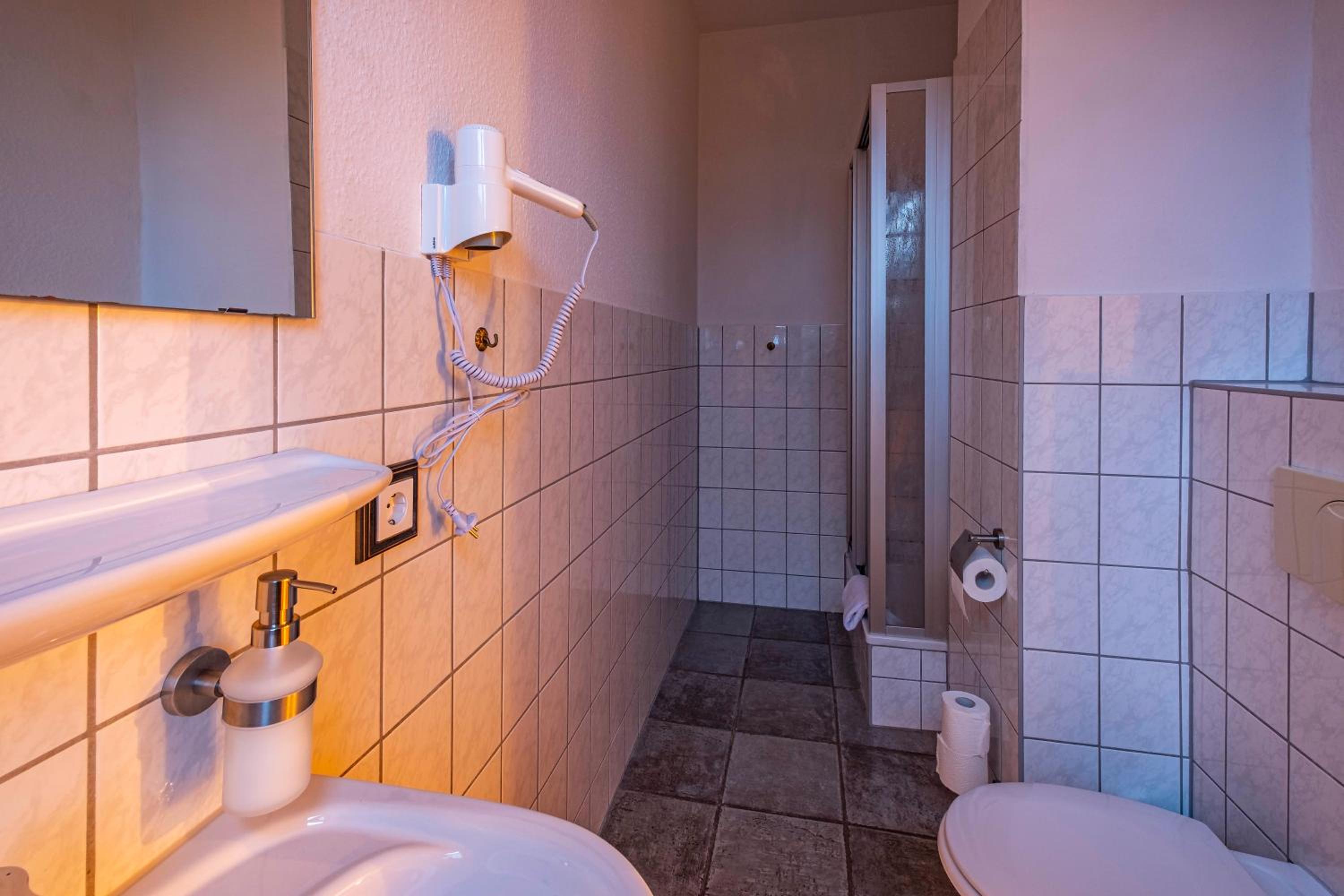 Standard Twin Room with Garden View photo 3