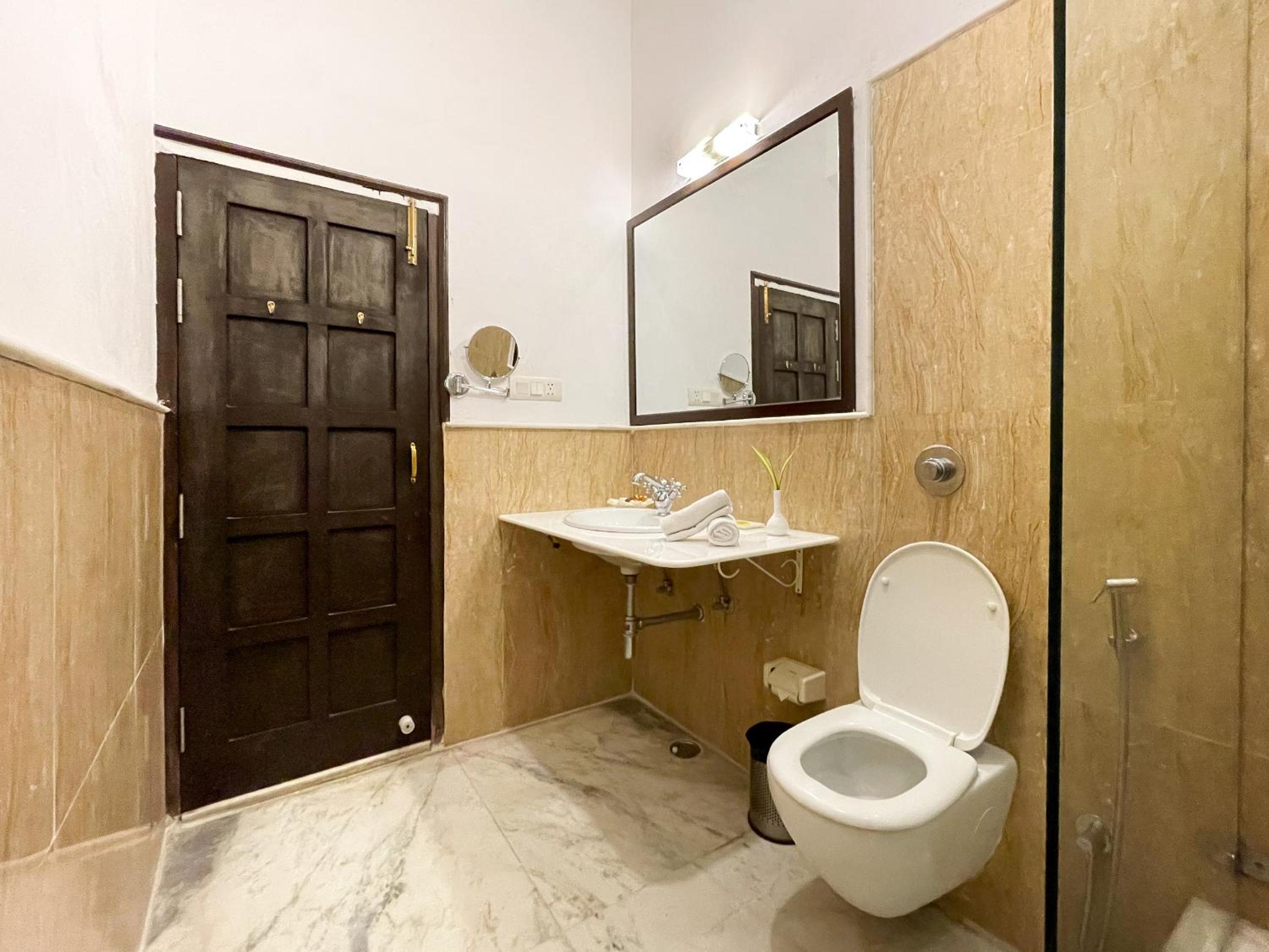 Premium Room with Balcony:  Complimentary Hi-Tea 04.00- 05.00 PM photo 3